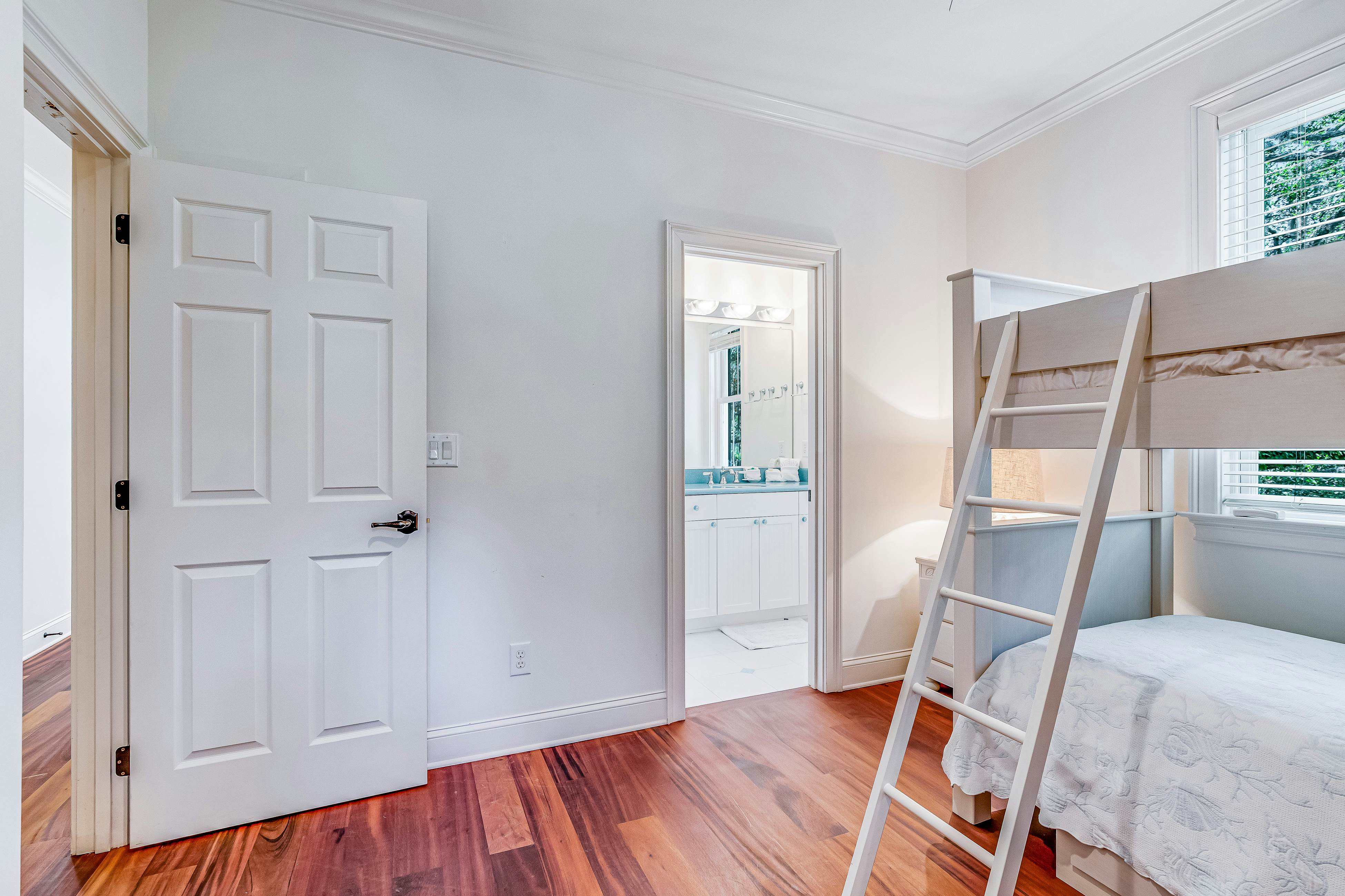 Expansive Home with Shared Pools, High-Speed WiFi, Central AC, & Washer/Dryer