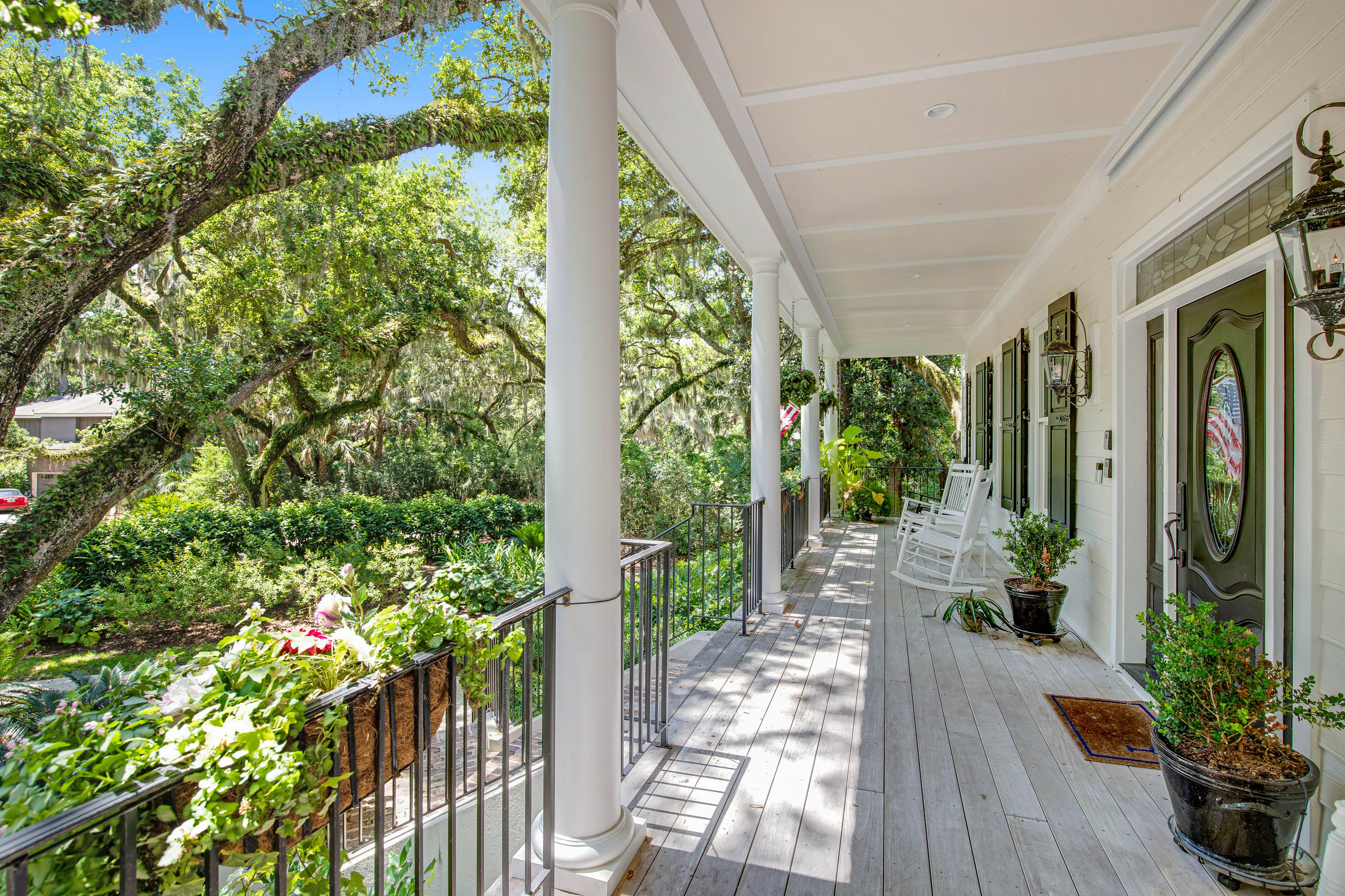 Expansive Home with Shared Pools, High-Speed WiFi, Central AC, & Washer/Dryer