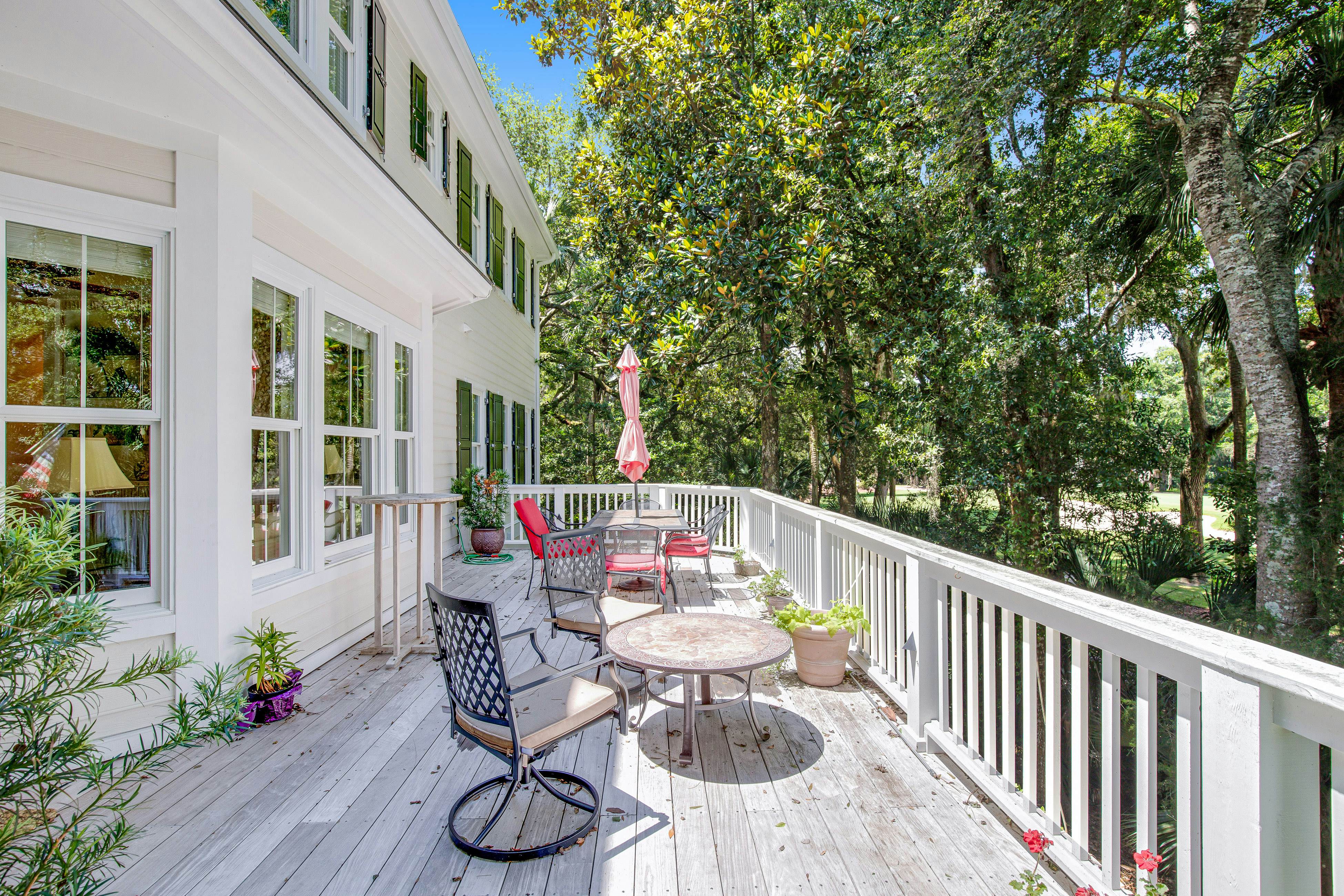 Expansive Home with Shared Pools, High-Speed WiFi, Central AC, & Washer/Dryer