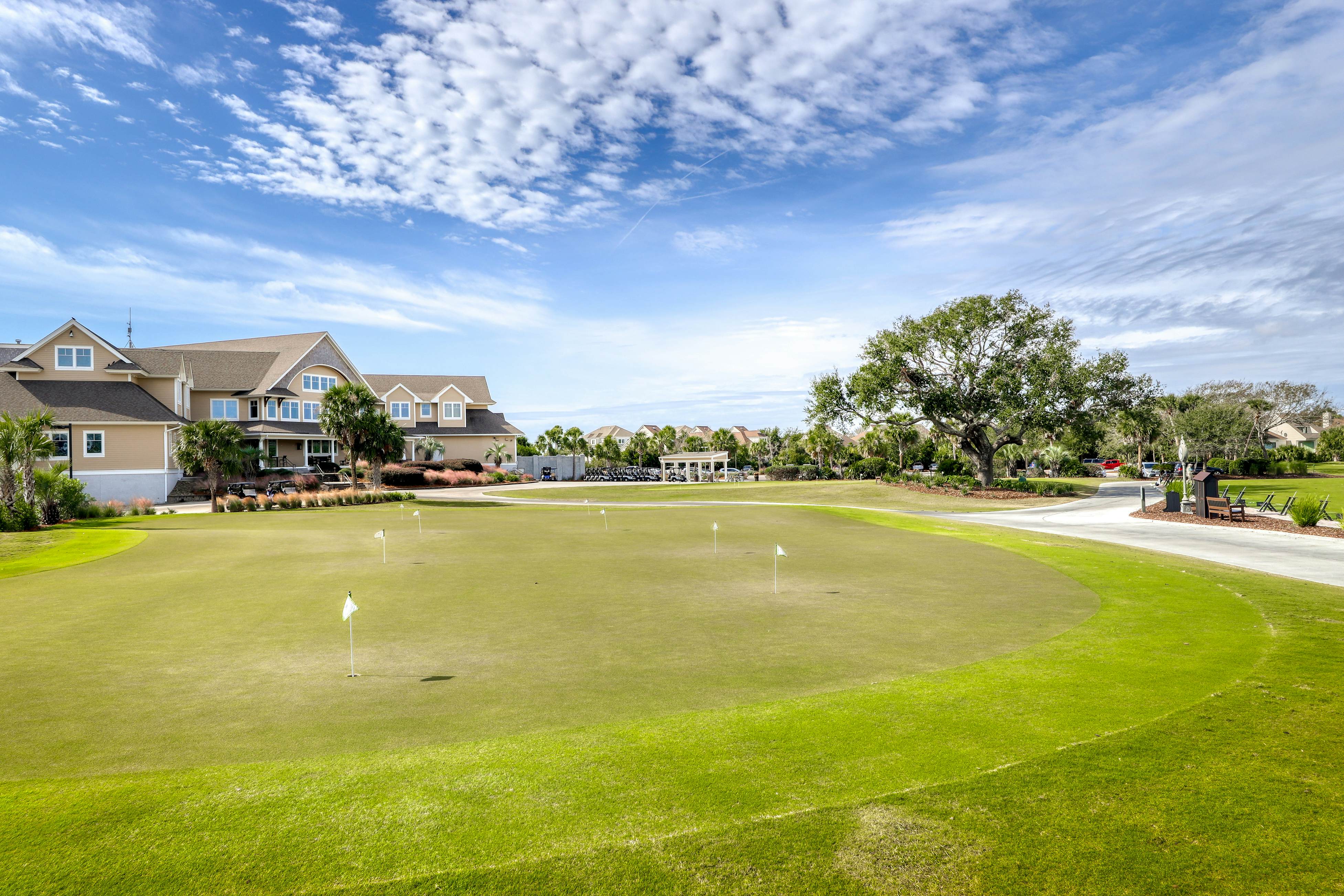 Lovely condo near beach with enclosed porch, pool, tennis, and golf access