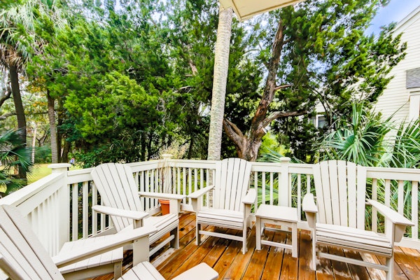 Golf-and-sea villa within walking distance of beach + resort amenities