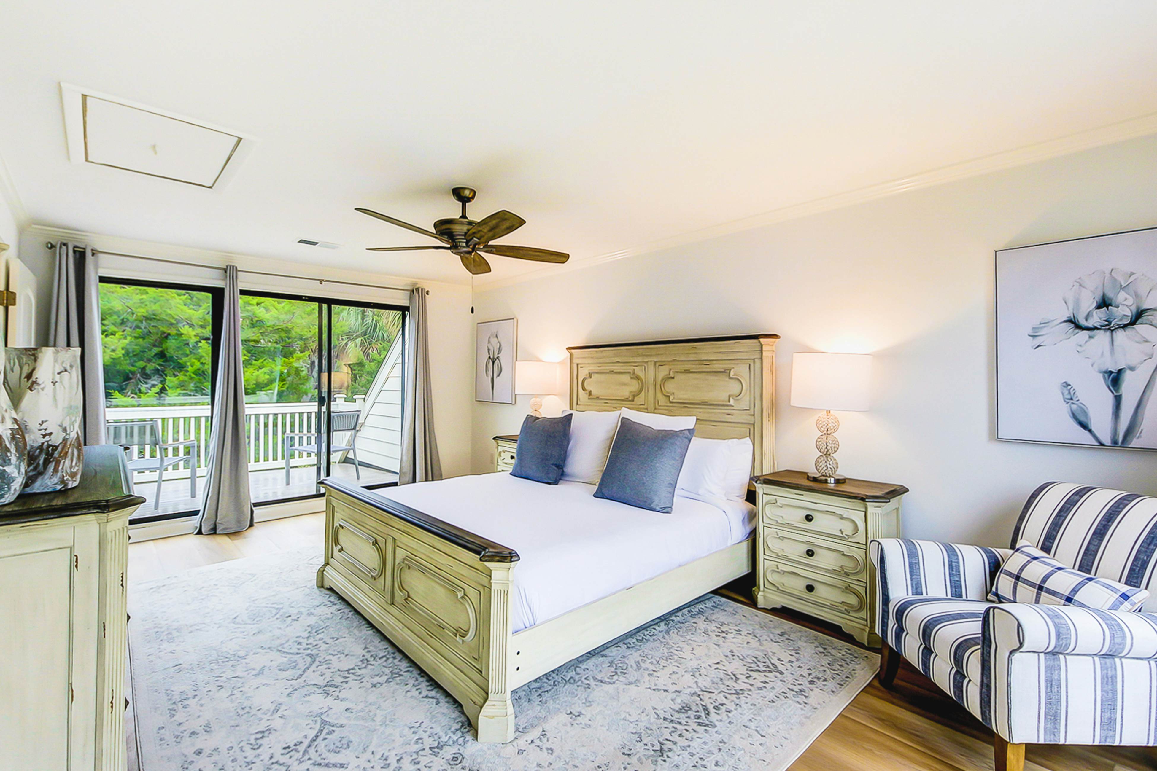 Golf-and-sea villa within walking distance of beach + resort amenities