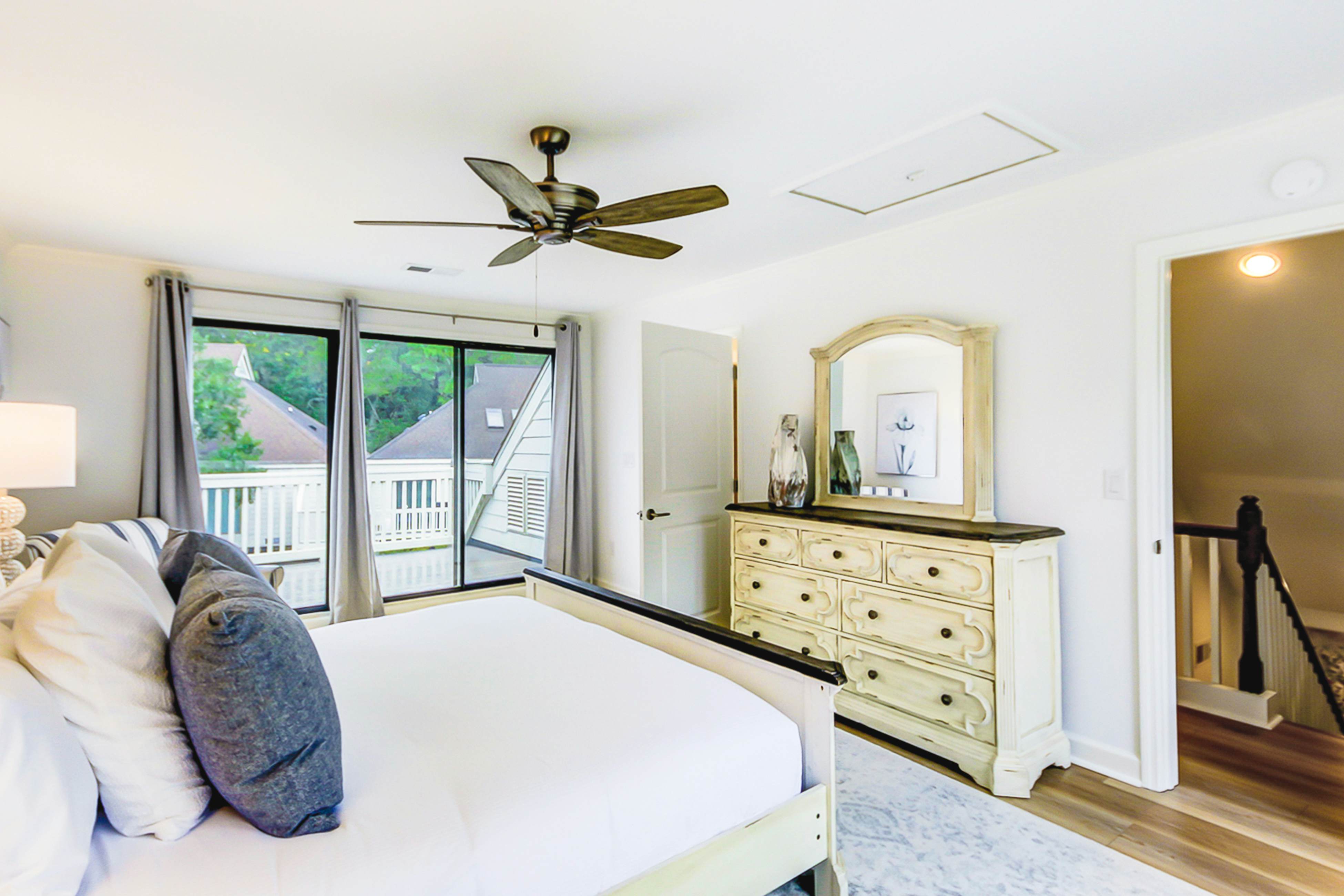 Golf-and-sea villa within walking distance of beach + resort amenities