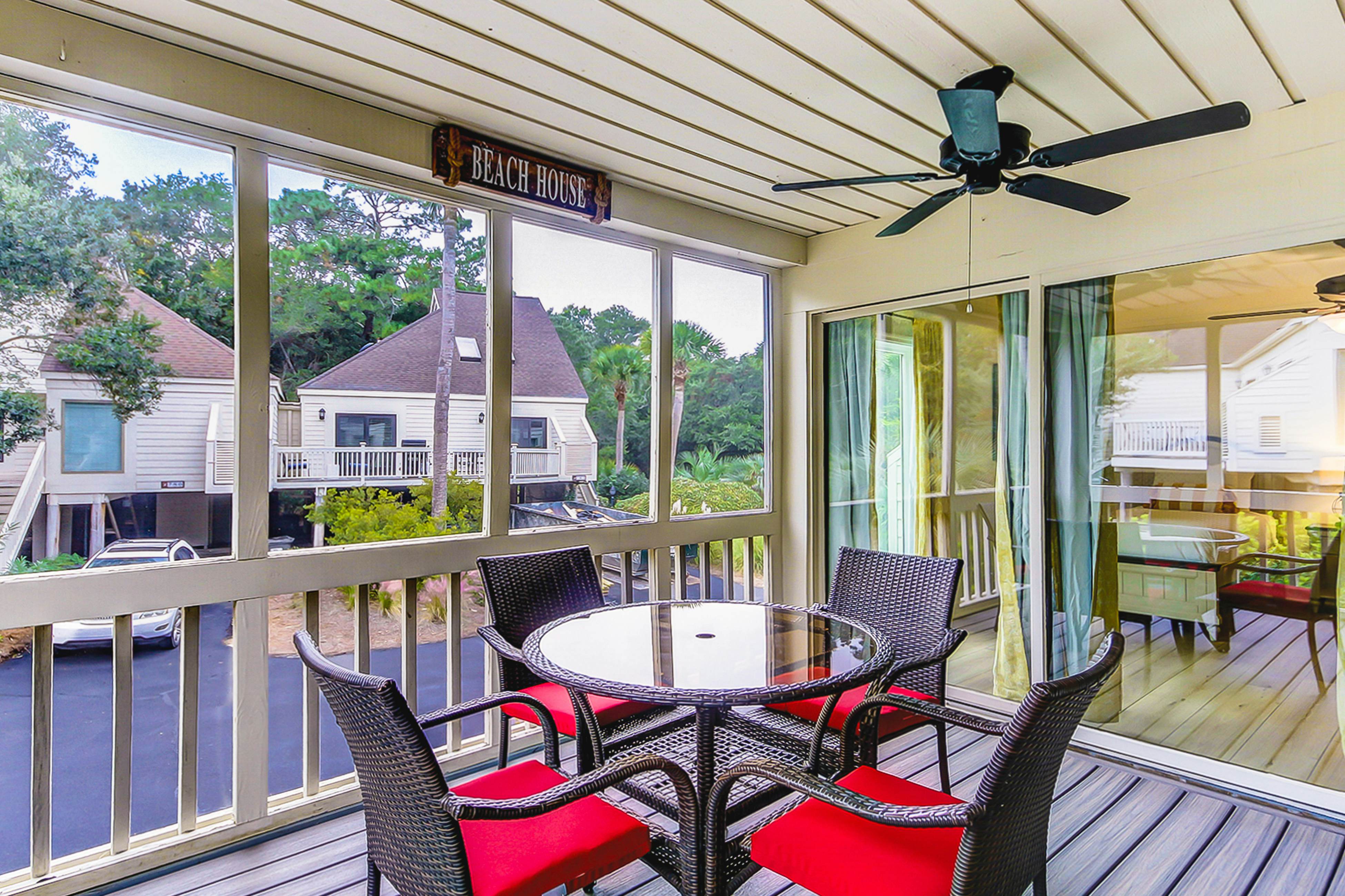 Golf-and-sea villa within walking distance of beach + resort amenities