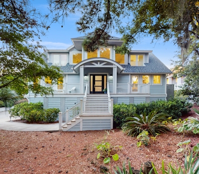 Delightful home with large deck, full kitchen, Pack-N-Play, & washer/dryer