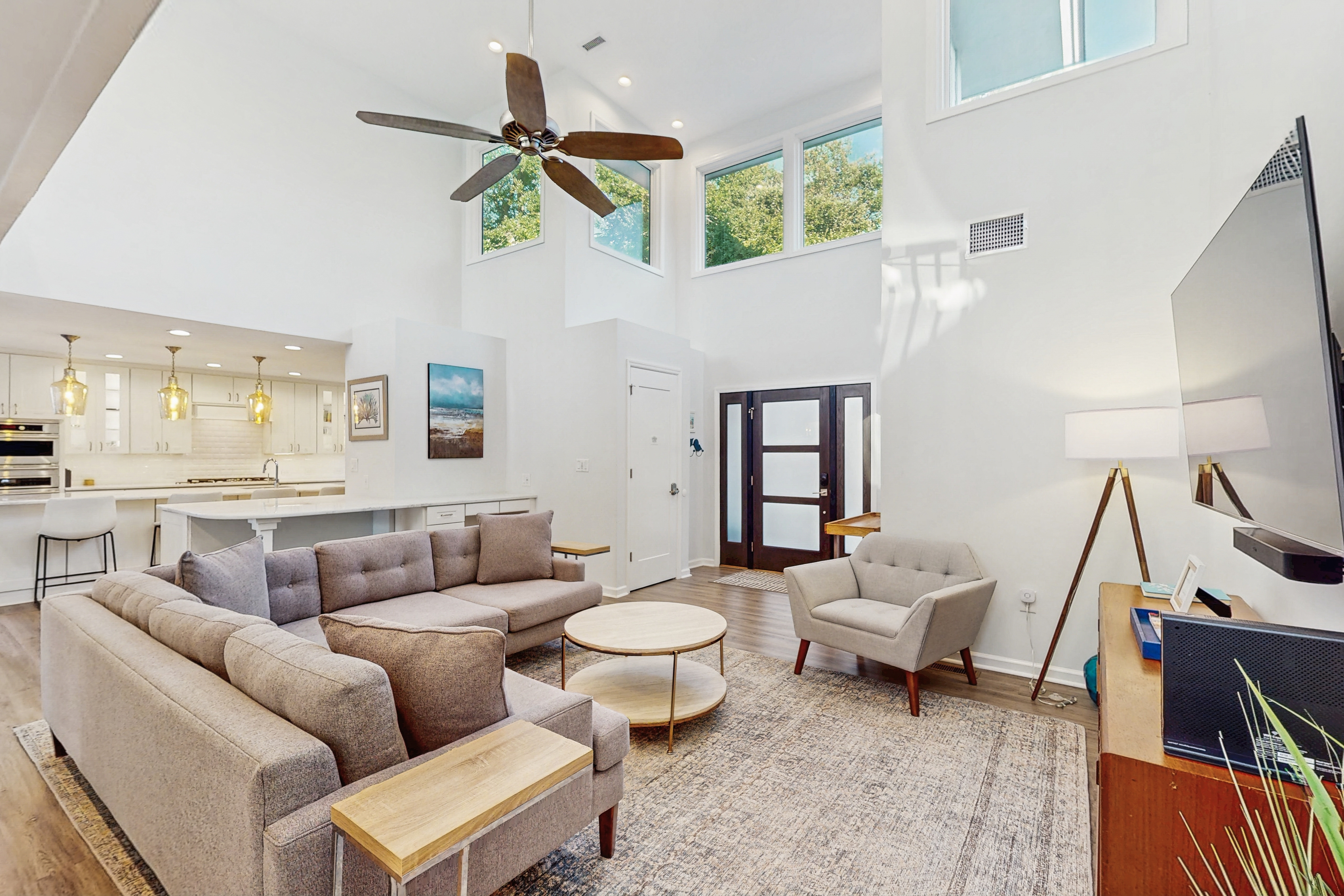 Delightful home with large deck, full kitchen, Pack-N-Play, & washer/dryer