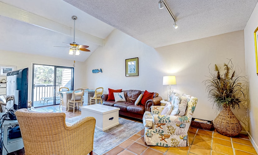 Creek Watch Villa with resort amenities, marsh views, & on-site golf