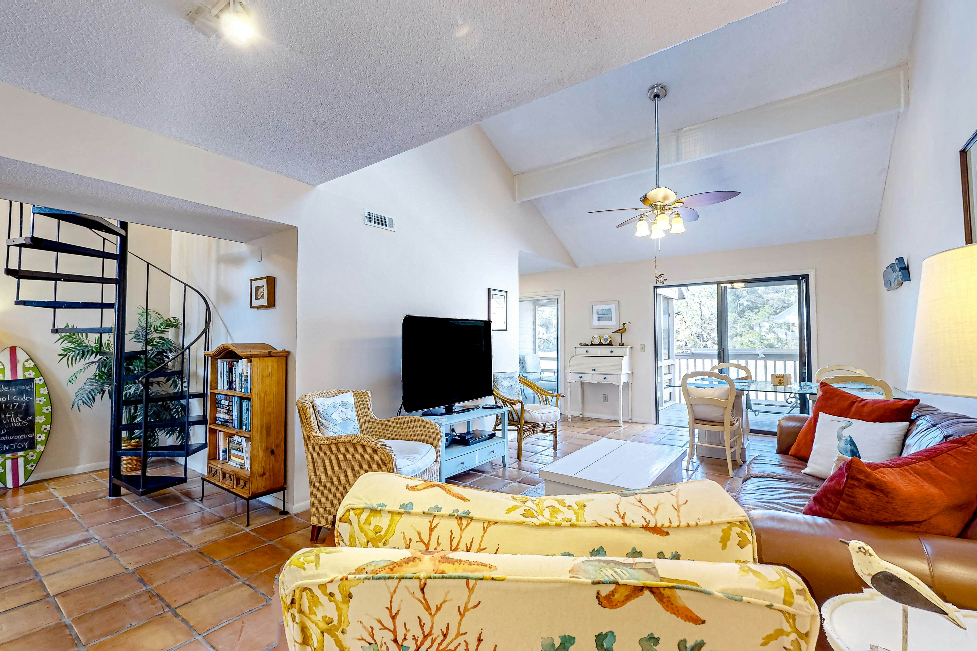 Creek Watch Villa with resort amenities, marsh views, & on-site golf