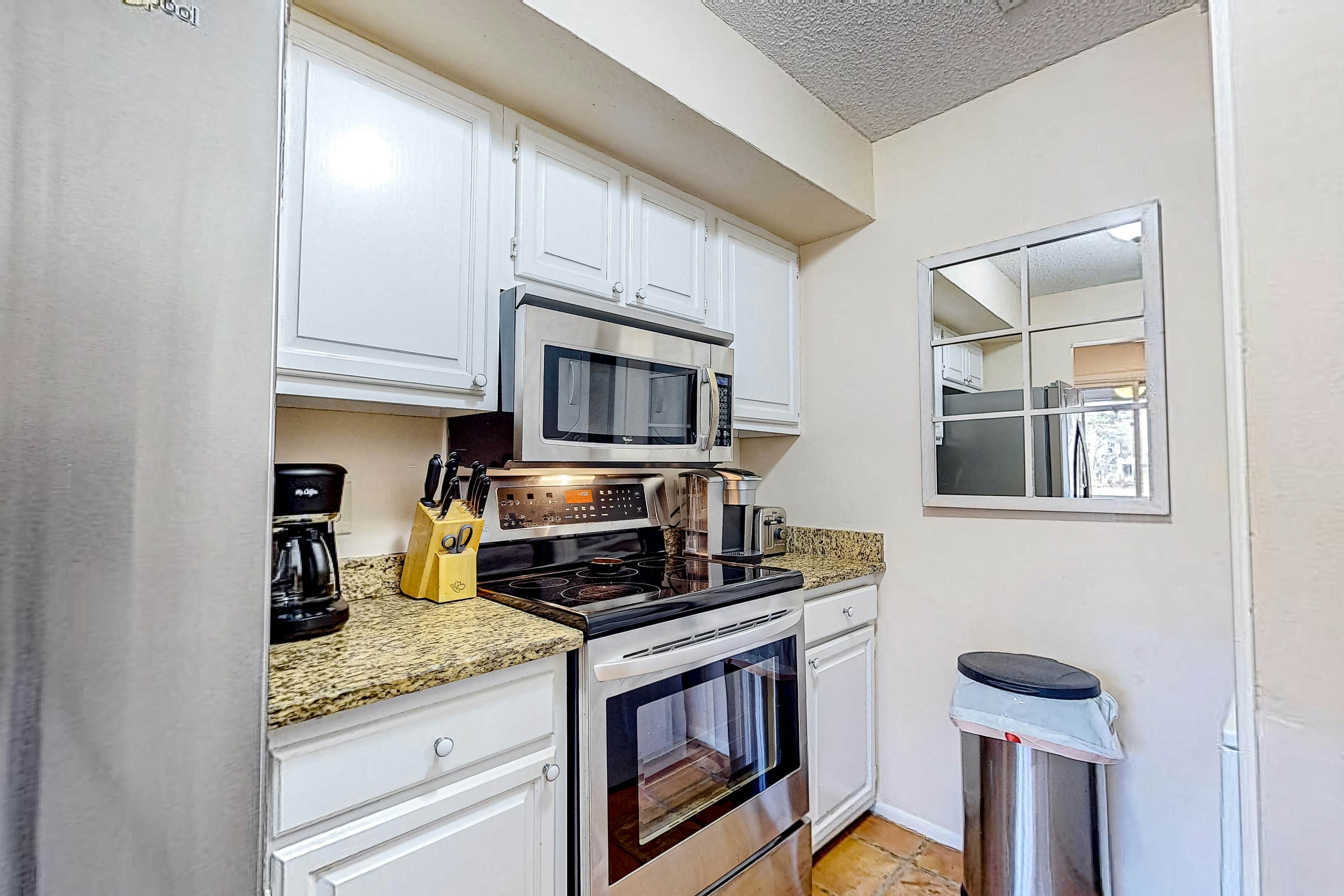 Creek Watch Villa with resort amenities, marsh views, & on-site golf