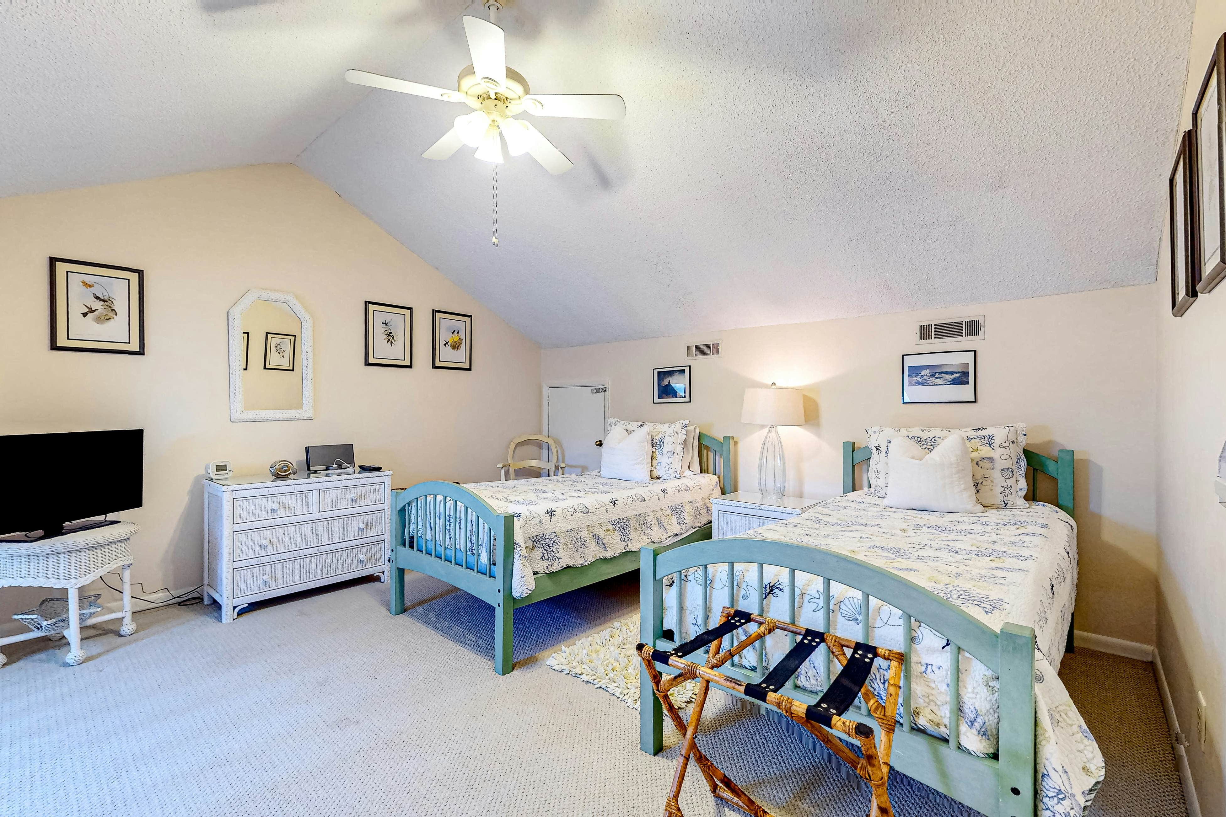 Creek Watch Villa with resort amenities, marsh views, & on-site golf