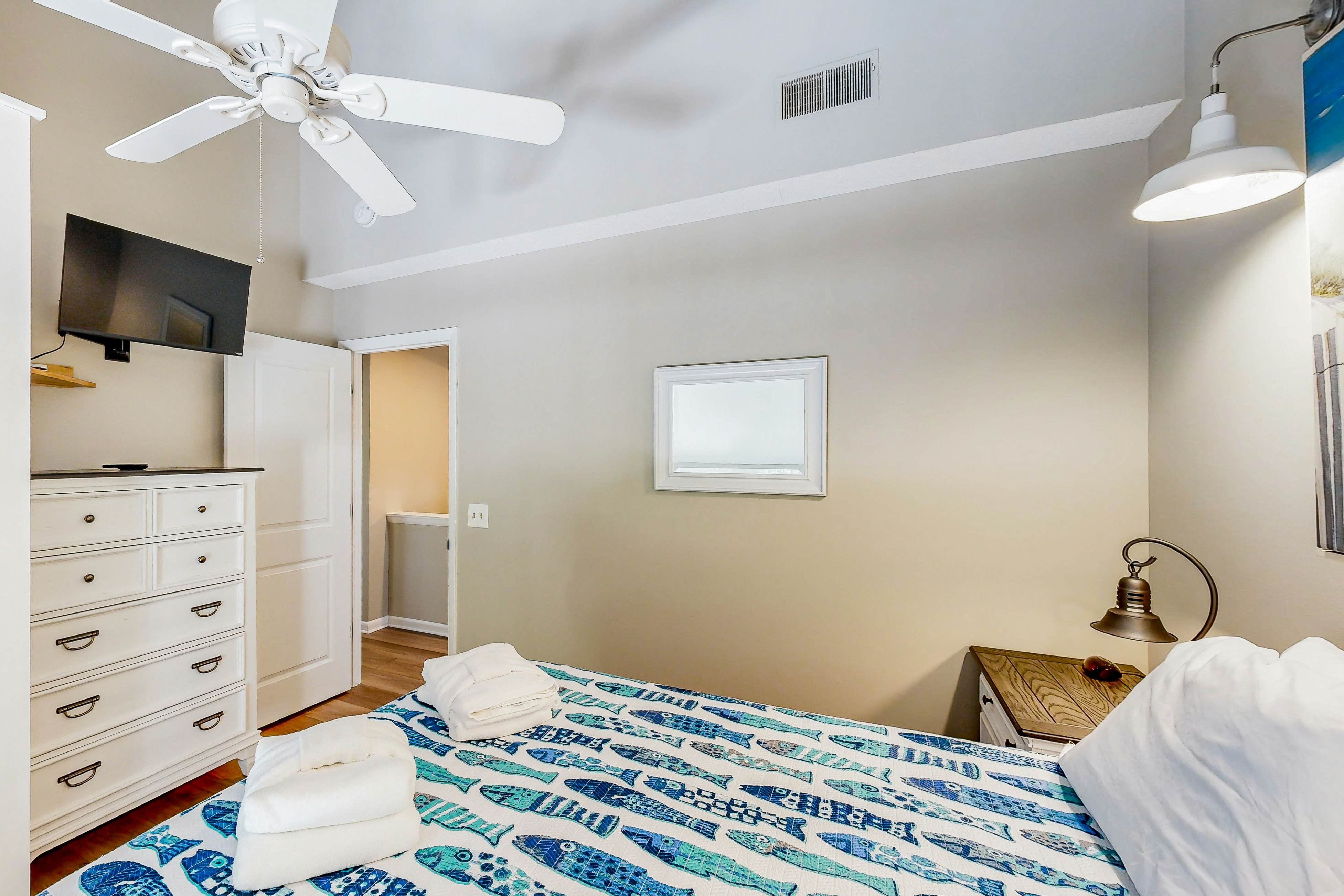 Updated townhome with golf course views, pool, and tennis