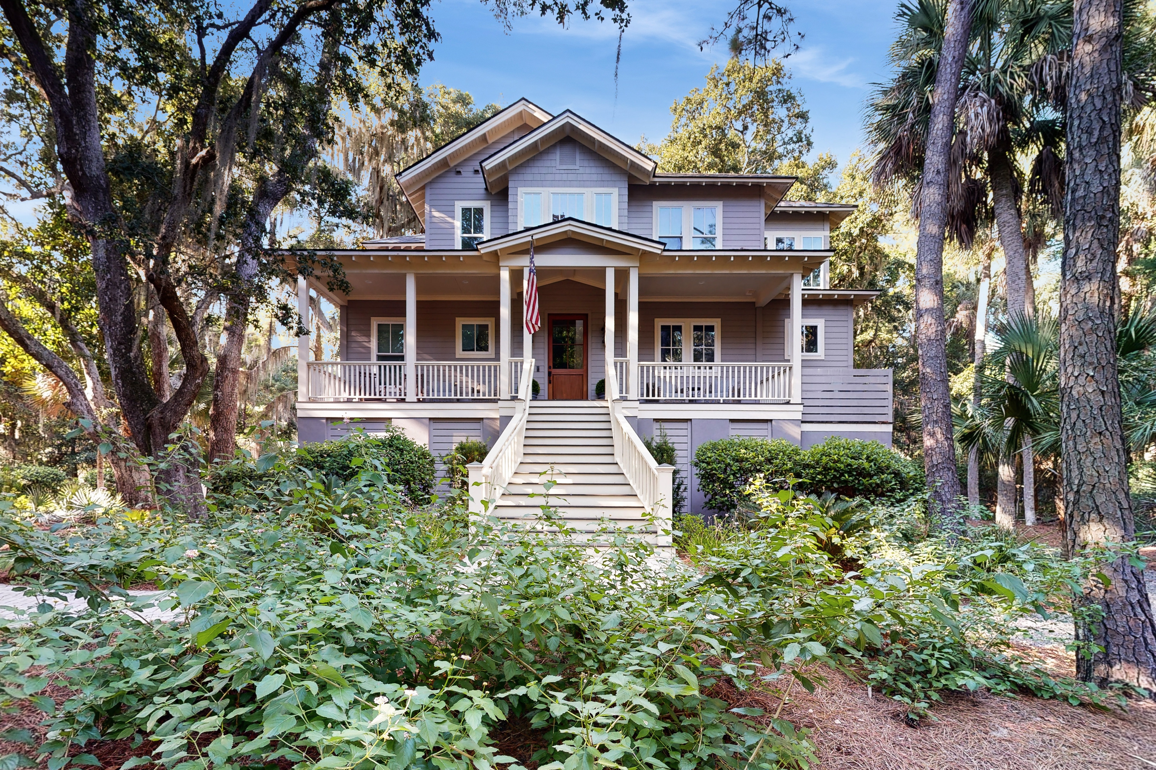 Coastal house with a central location to all island amenities