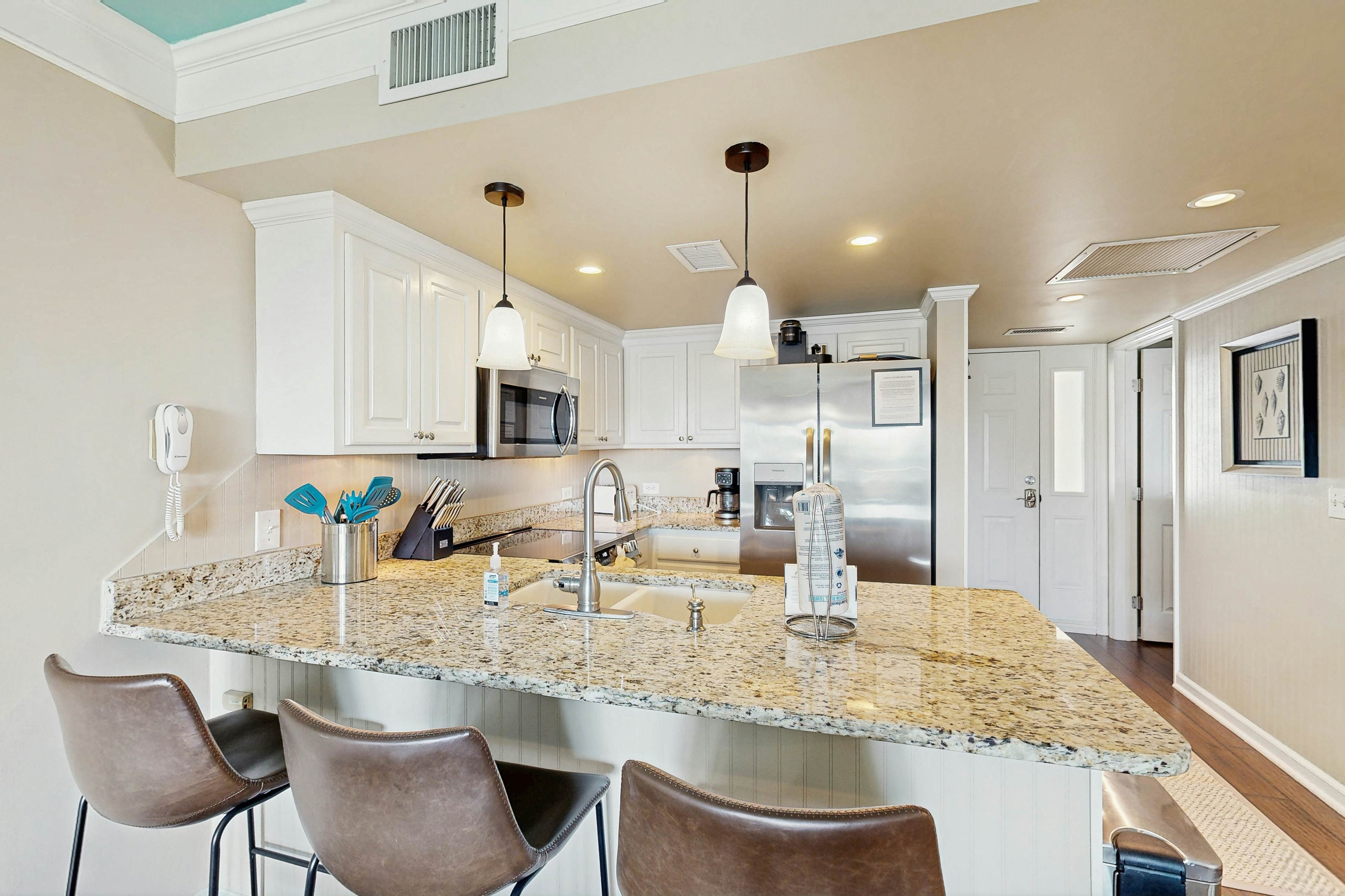 Elegant Ocean View Villa w/Fast WiFi, Shared Pools, Tennis, Golf Courses, & Gym