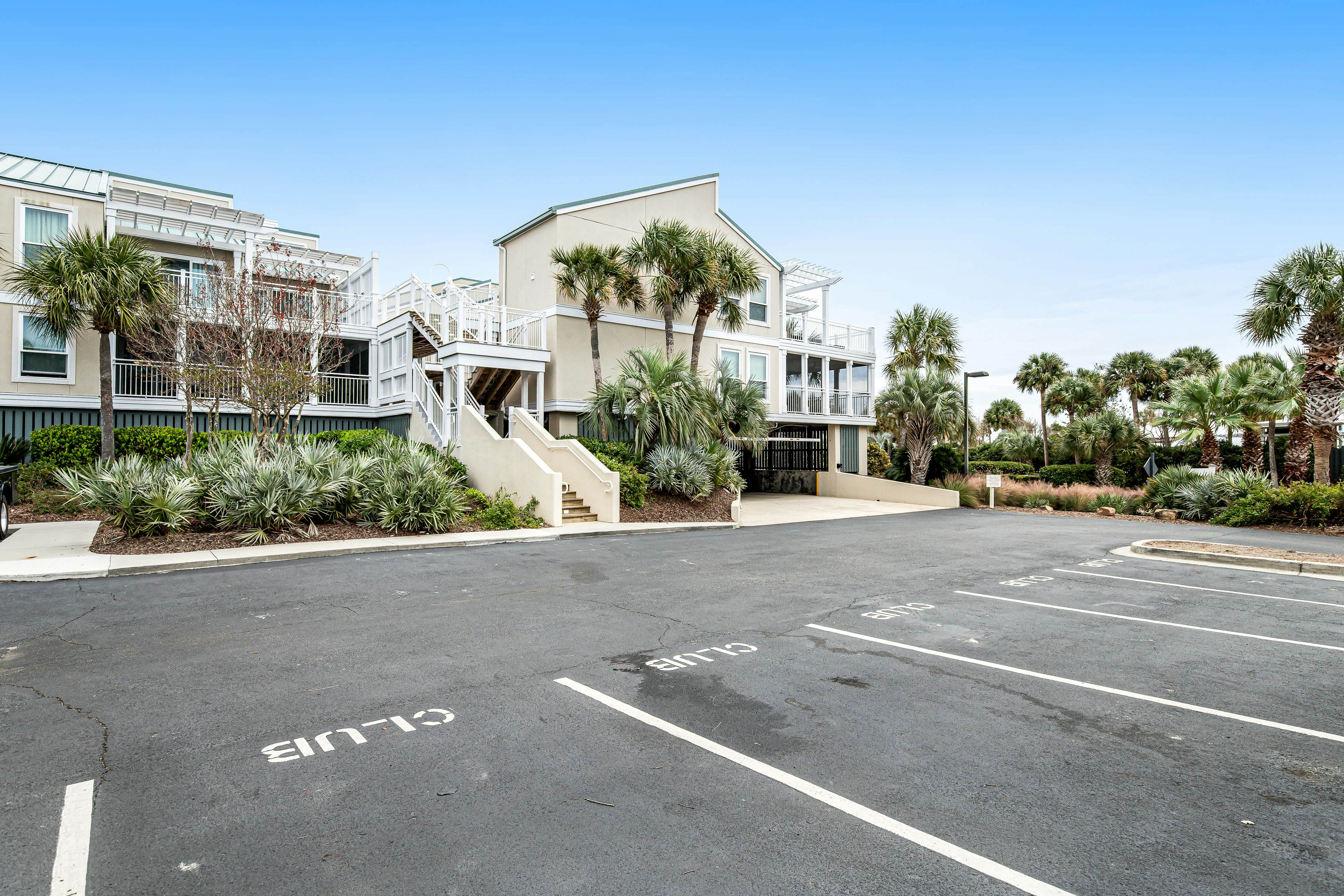 Elegant Ocean View Villa w/Fast WiFi, Shared Pools, Tennis, Golf Courses, & Gym