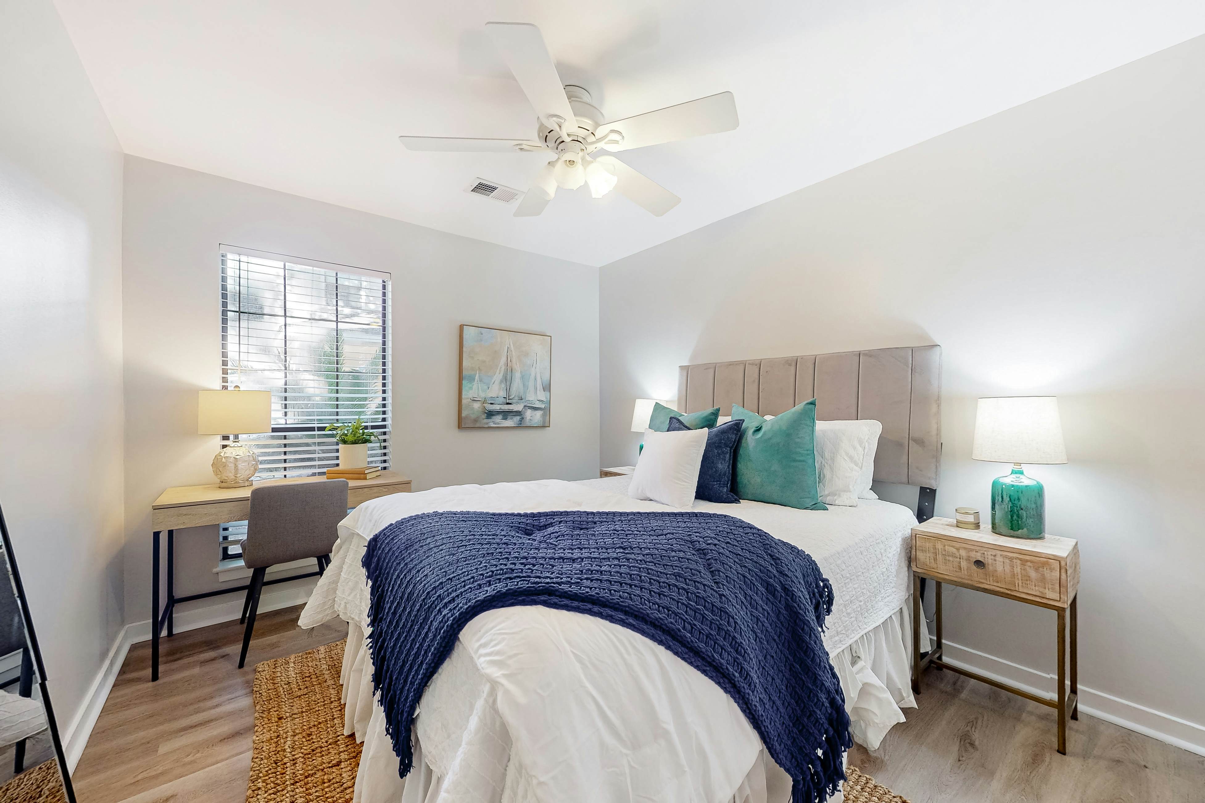 Stylish dog friendly, ground-floor getaway with pool, washer/dryer, & AC