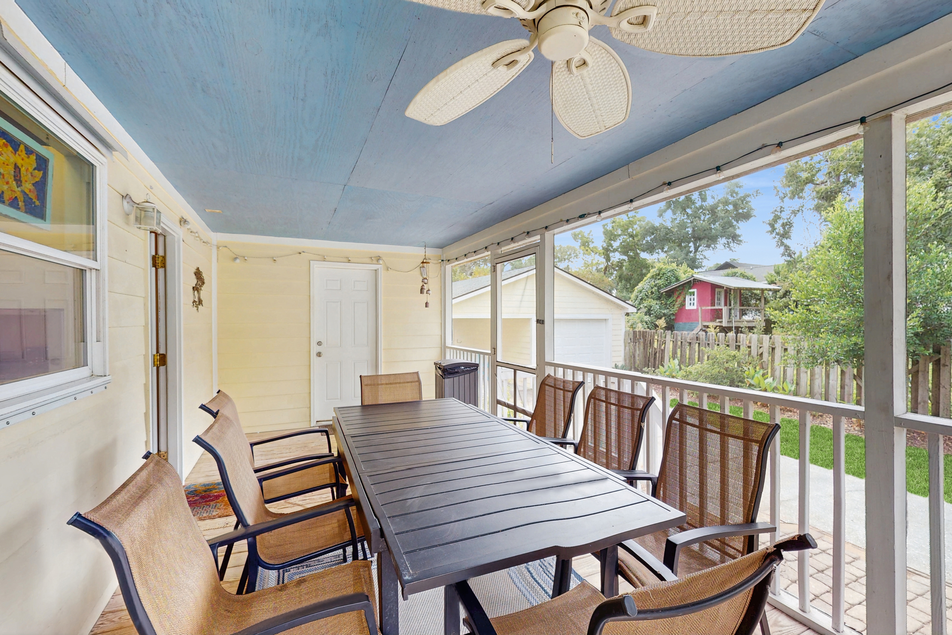 Old Village hideaway with covered porches, grill, alfresco dining & fenced yard