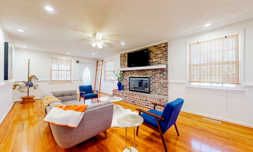 Park Circle home close to restaurants w/ AC & private W/D