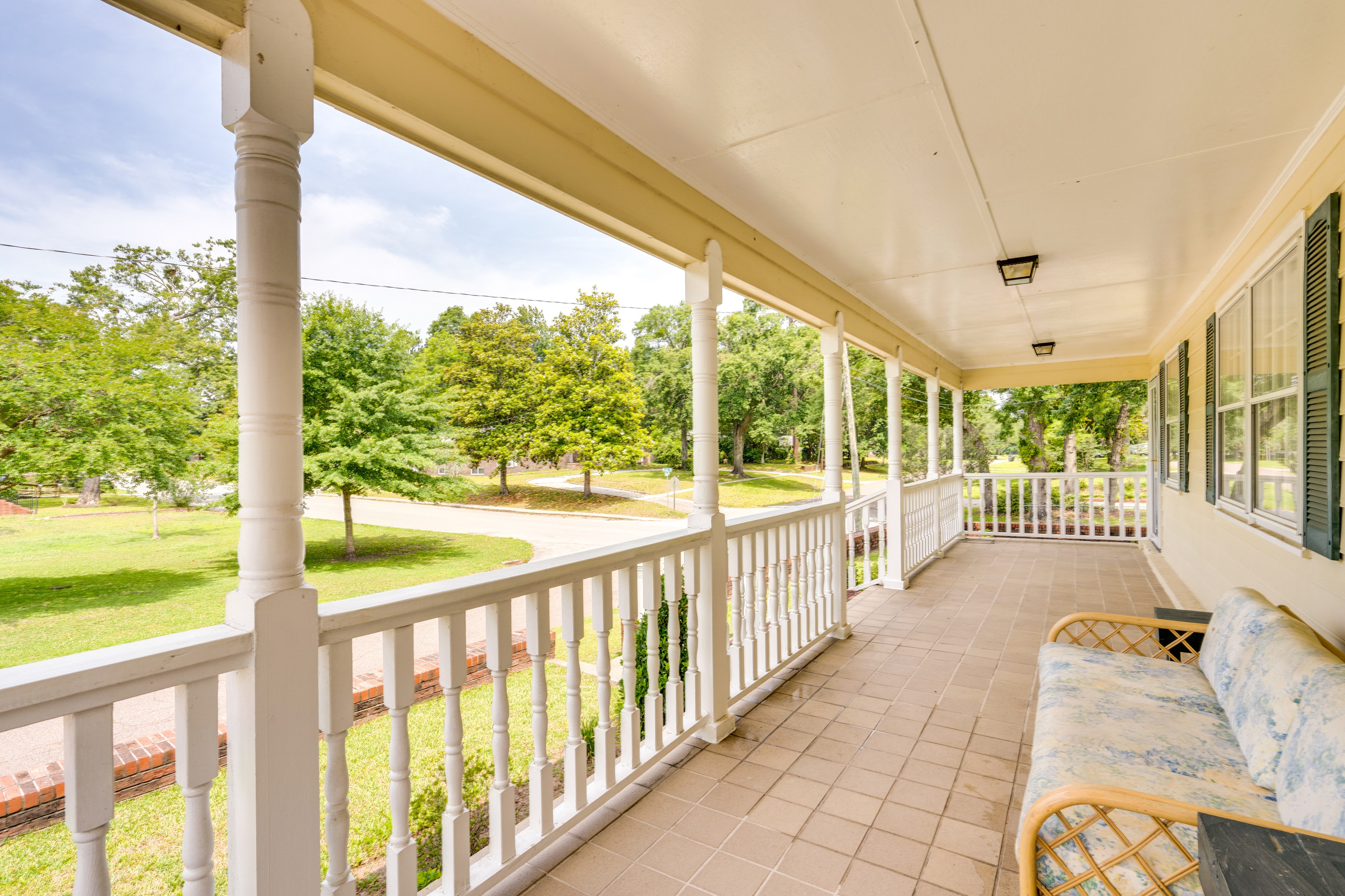 Park Circle home close to restaurants w/ AC & private W/D