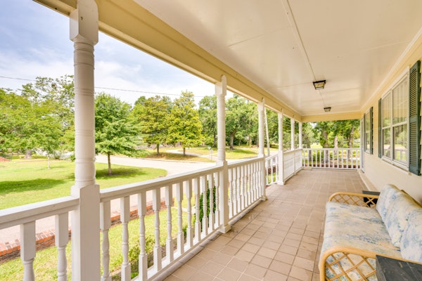 Park Circle home close to restaurants w/ AC & private W/D