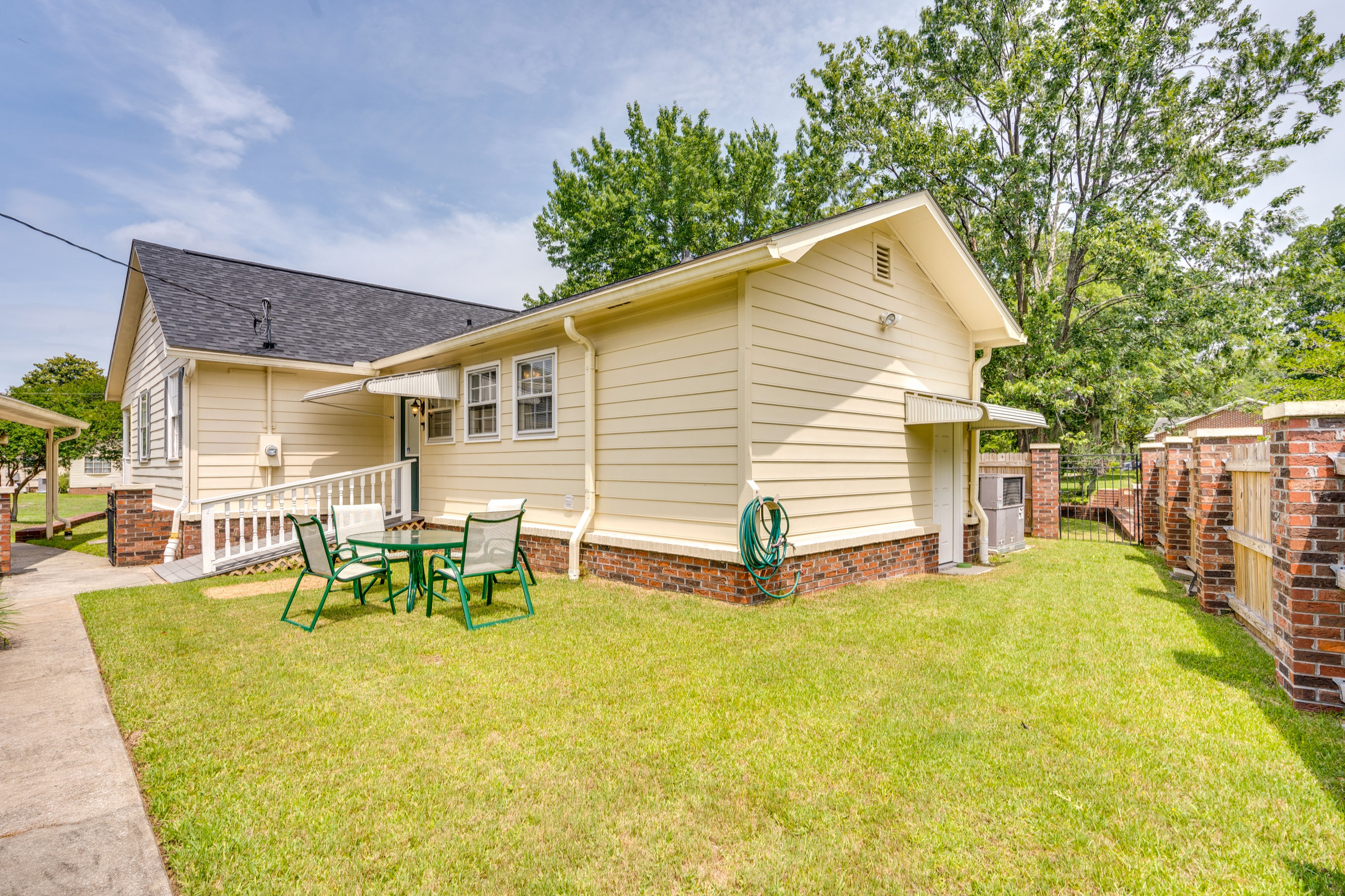 Park Circle home close to restaurants w/ AC & private W/D