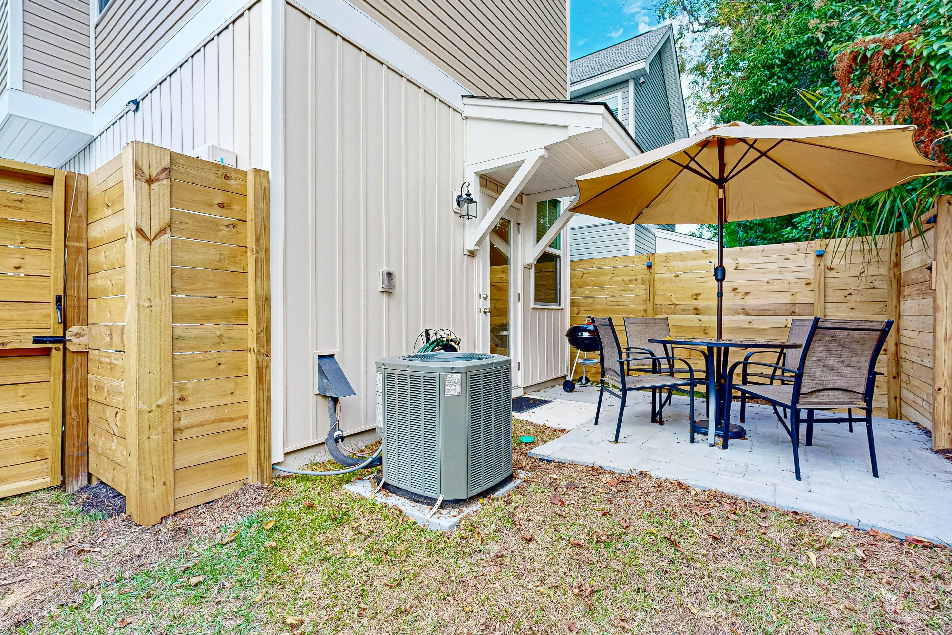 New and Updated Home- Close to charming downtown Charleston