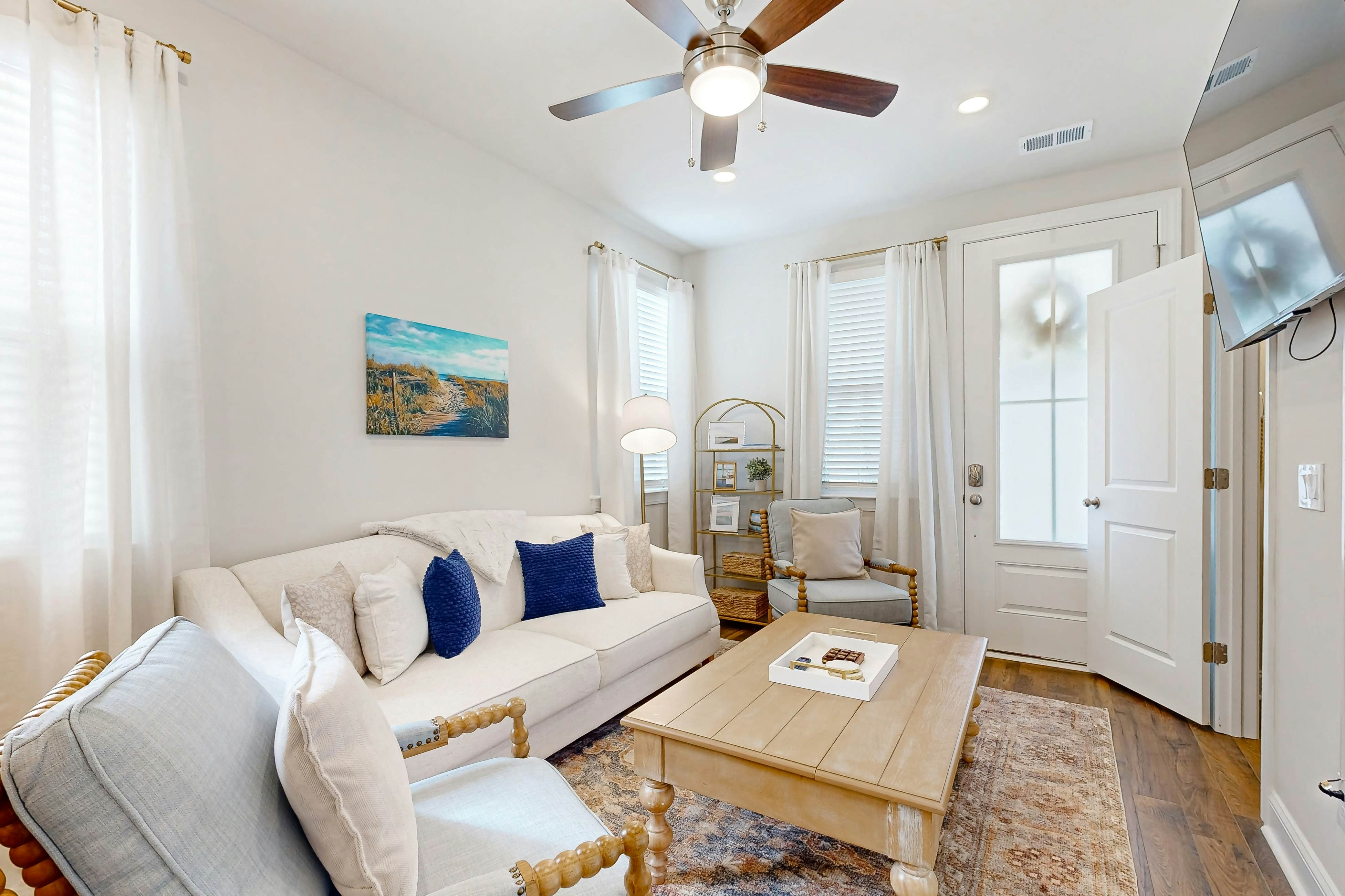 New and Updated Home- Close to charming downtown Charleston