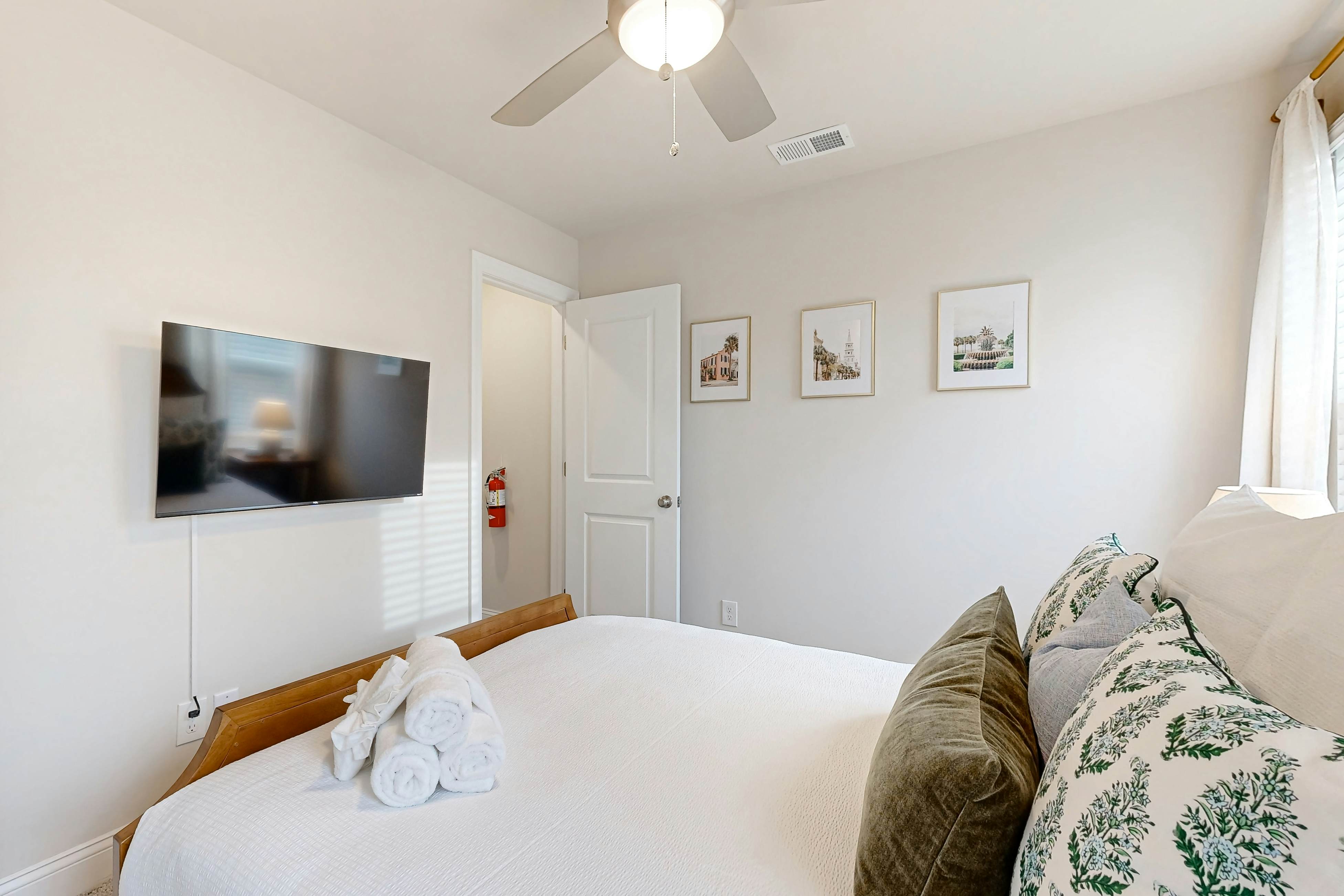 New and Updated Home- Close to charming downtown Charleston