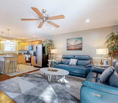 Dog-friendly home in North Charleston with backyard, firepit & W/D