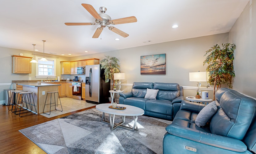 Dog-friendly home in North Charleston with backyard, firepit & W/D