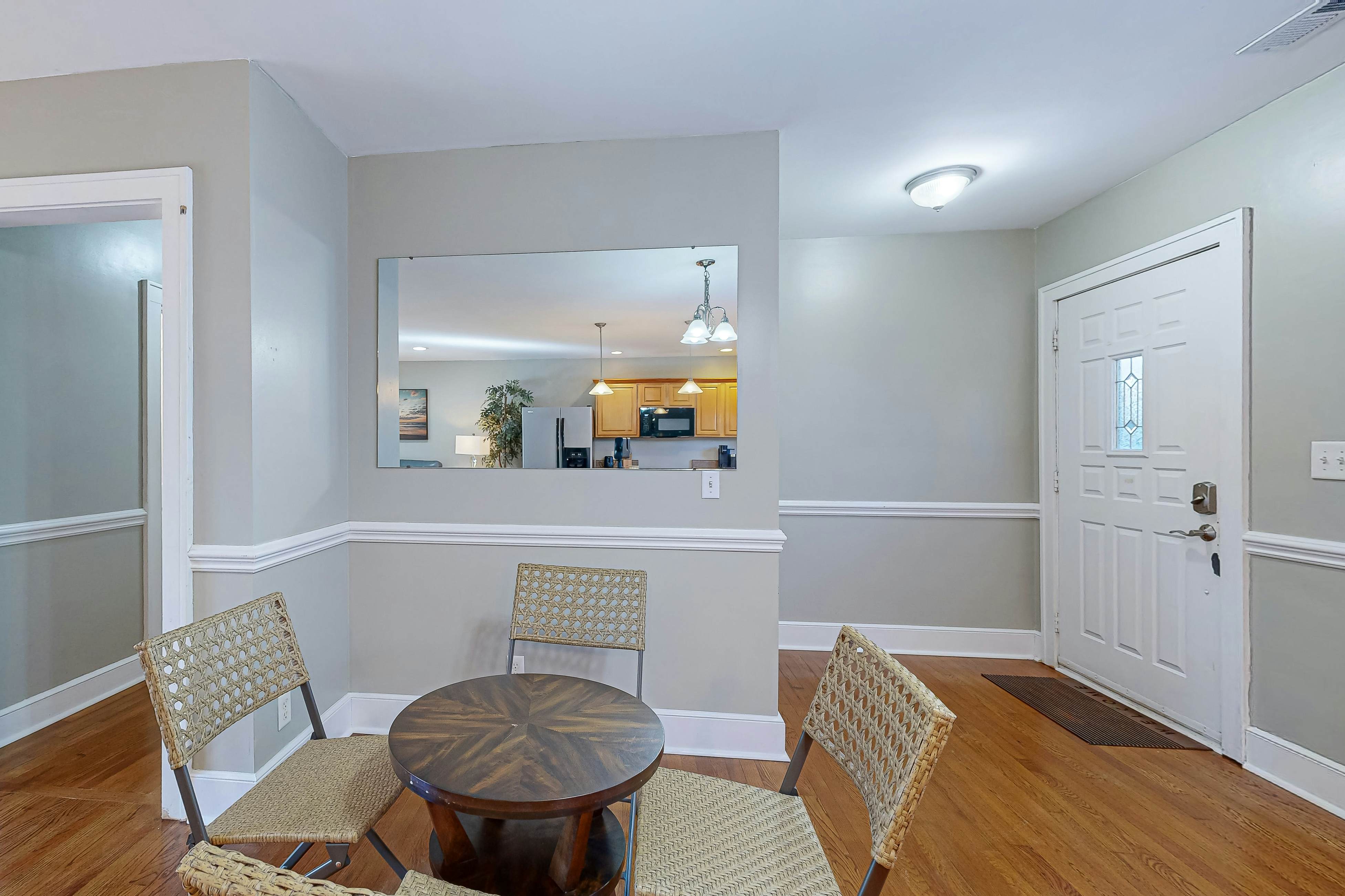 Dog-friendly home in North Charleston with backyard, firepit & W/D