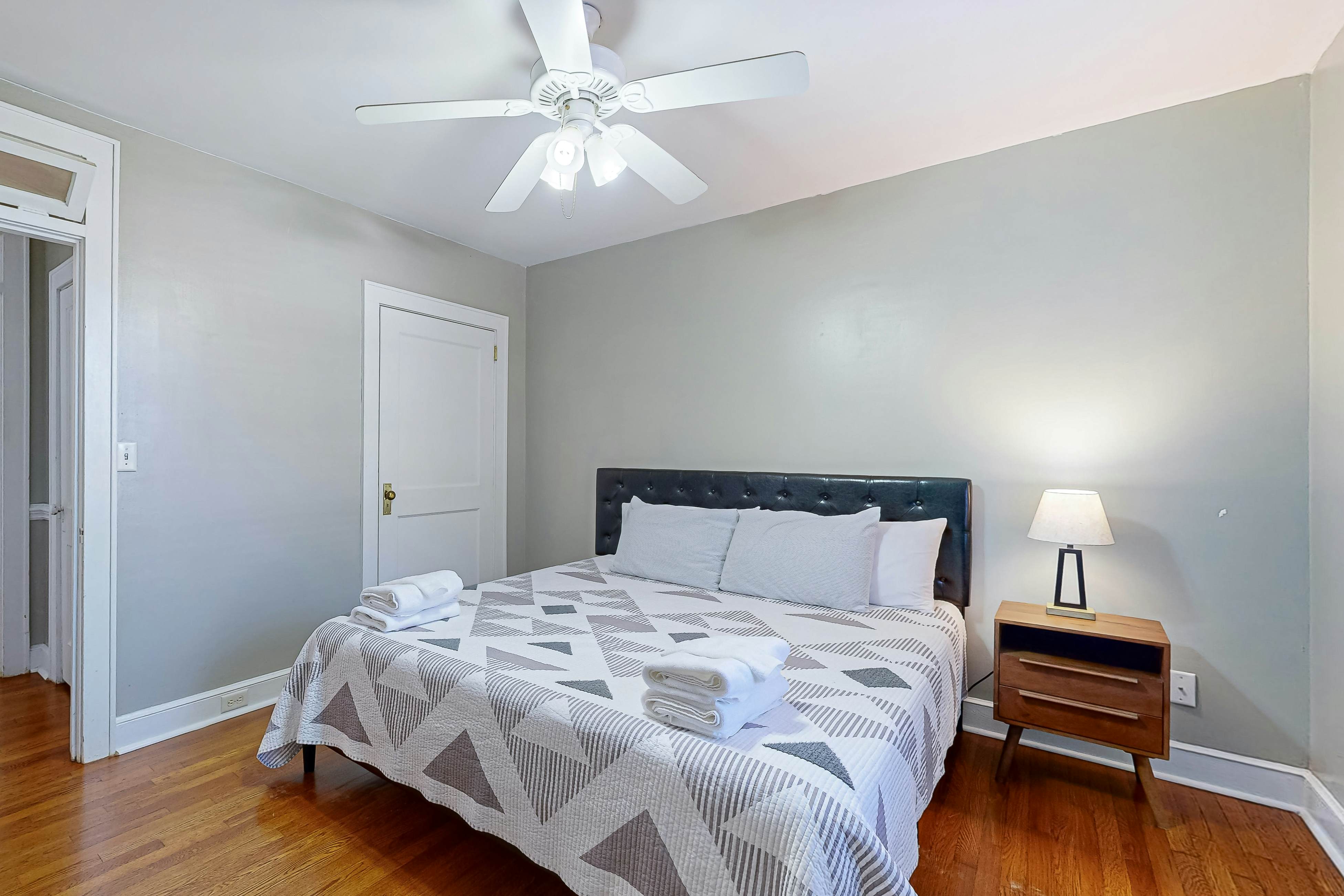 Dog-friendly home in North Charleston with backyard, firepit & W/D