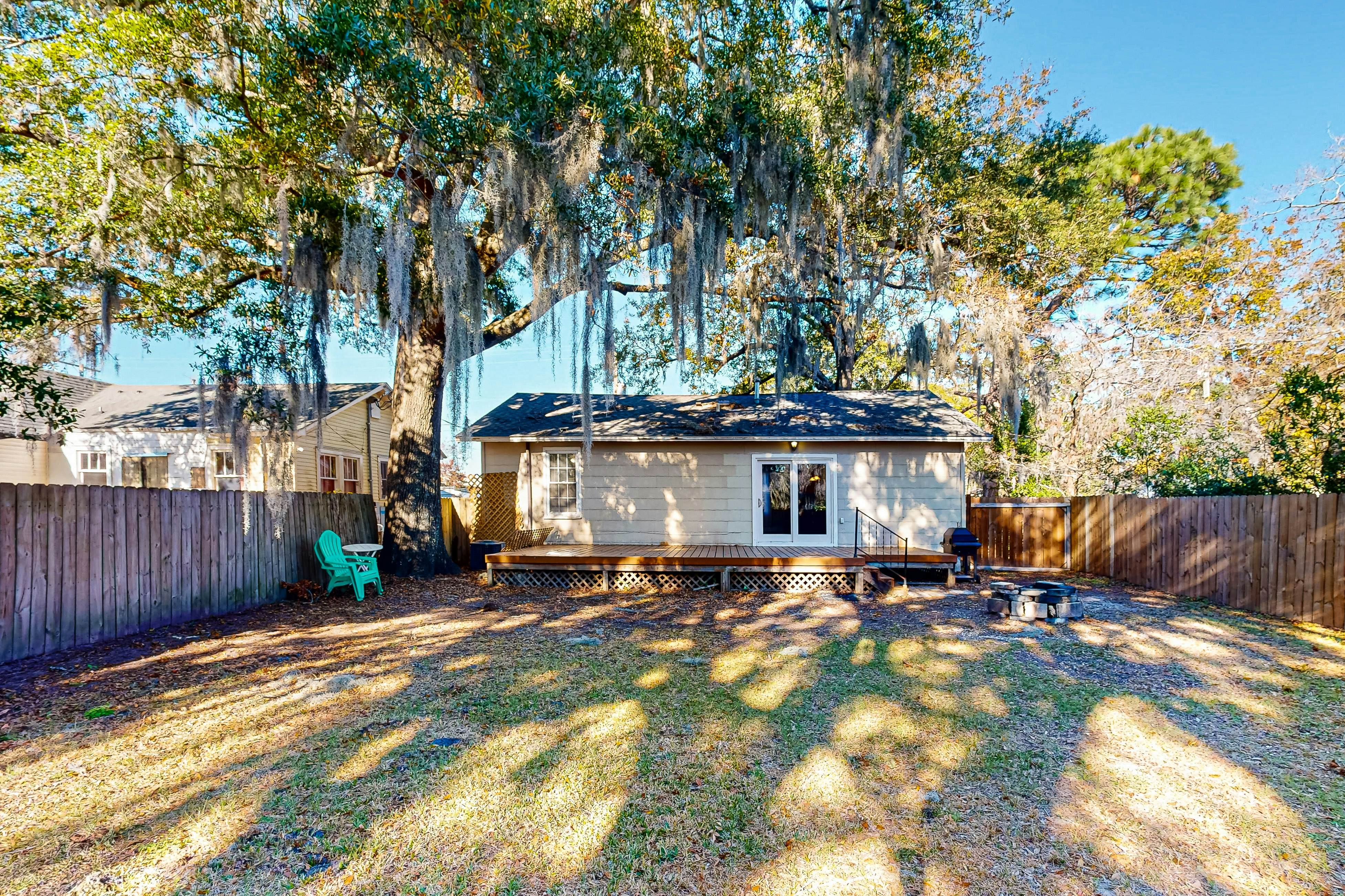 Dog-friendly home in North Charleston with backyard, firepit & W/D