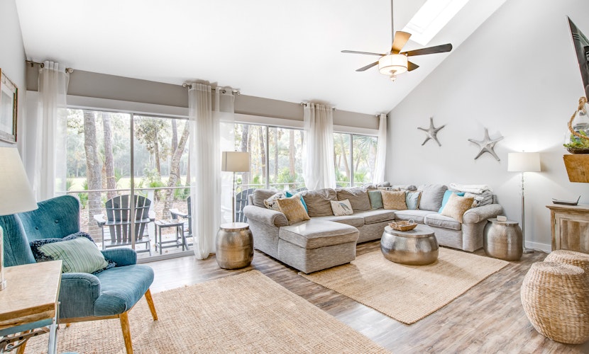 Prime destination for tennis & golf with club access & pools - dog-friendly