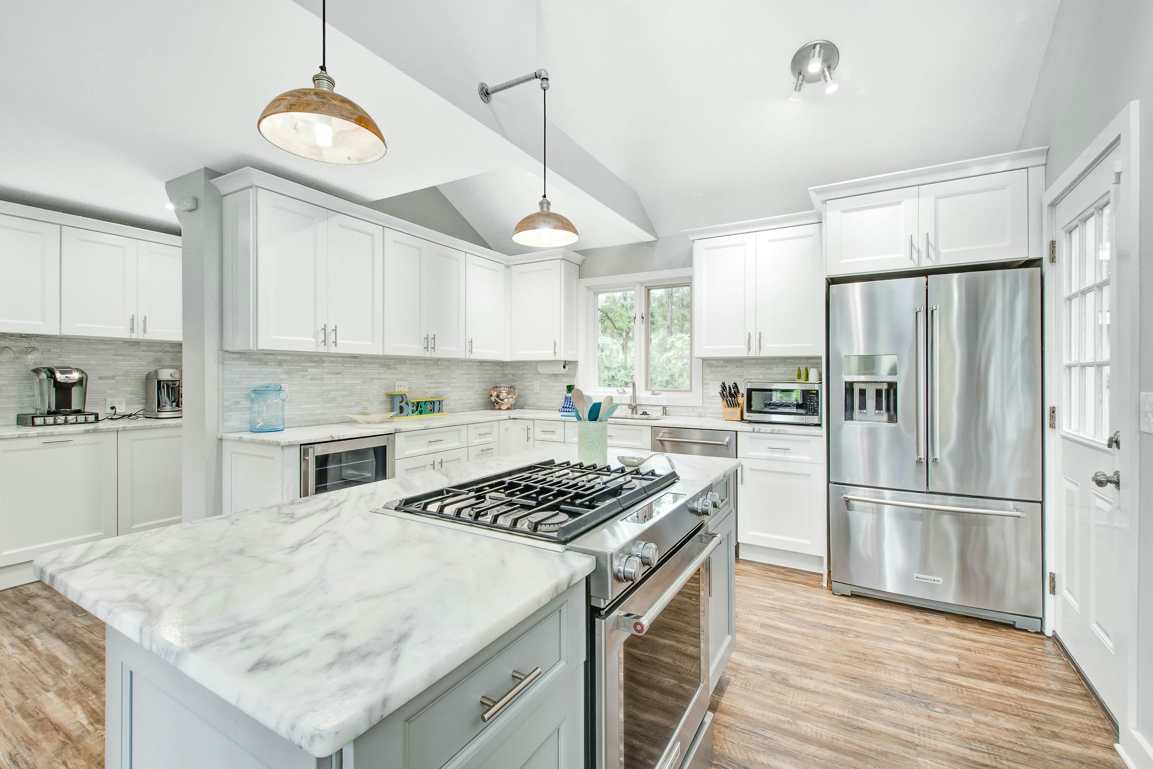 Prime destination for tennis & golf with club access & pools - dog-friendly