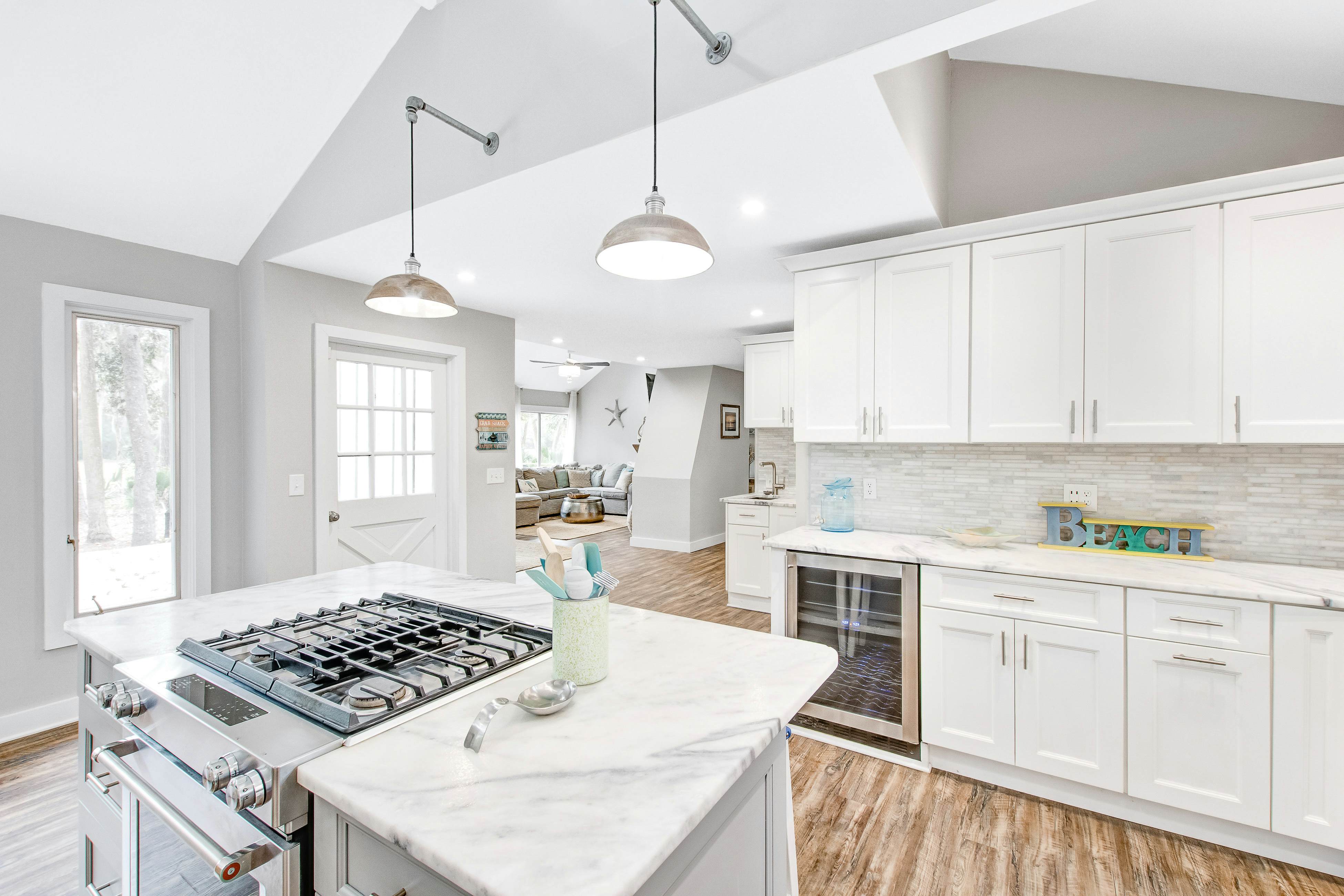 Prime destination for tennis & golf with club access & pools - dog-friendly