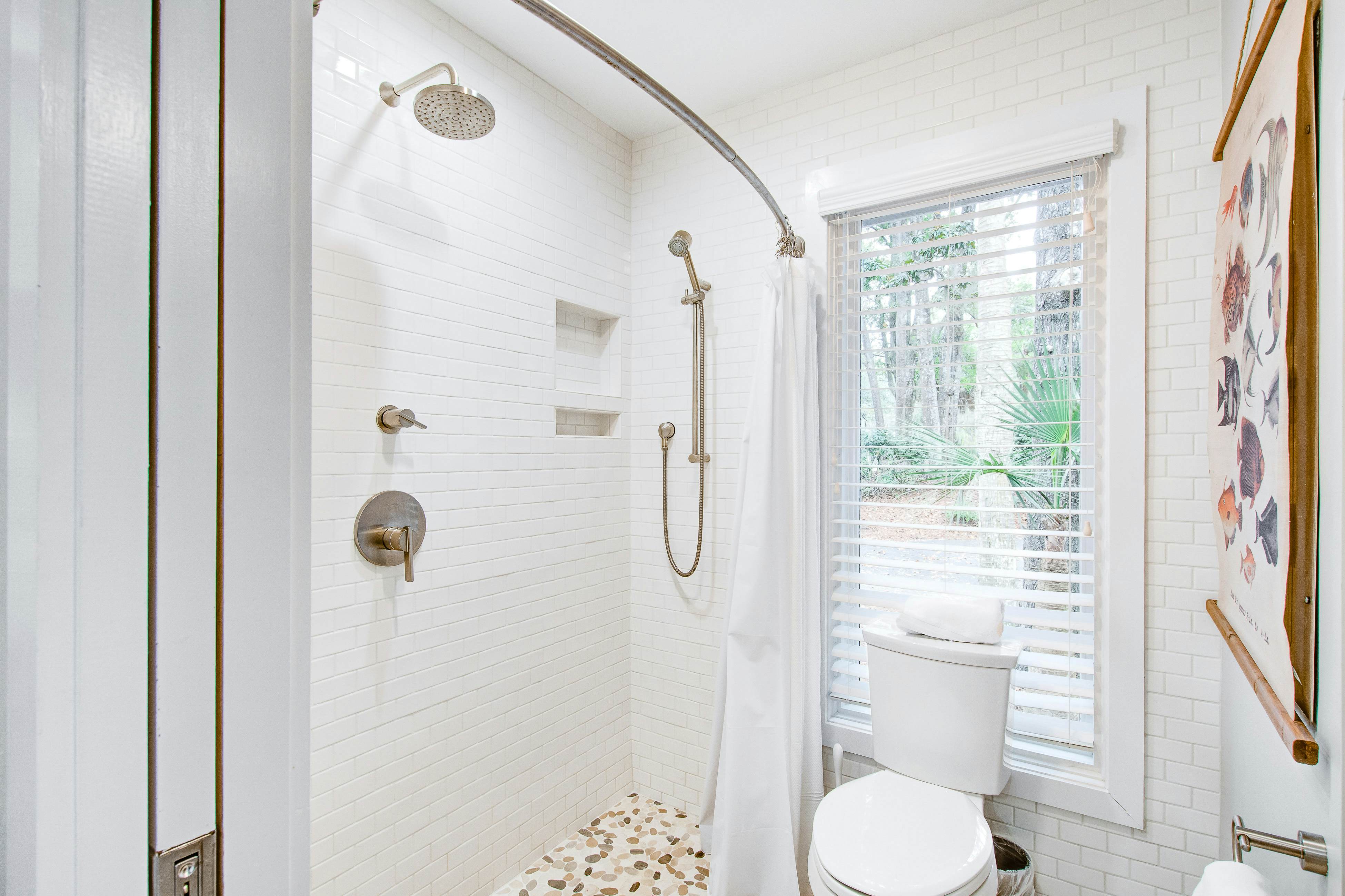 Prime destination for tennis & golf with club access & pools - dog-friendly