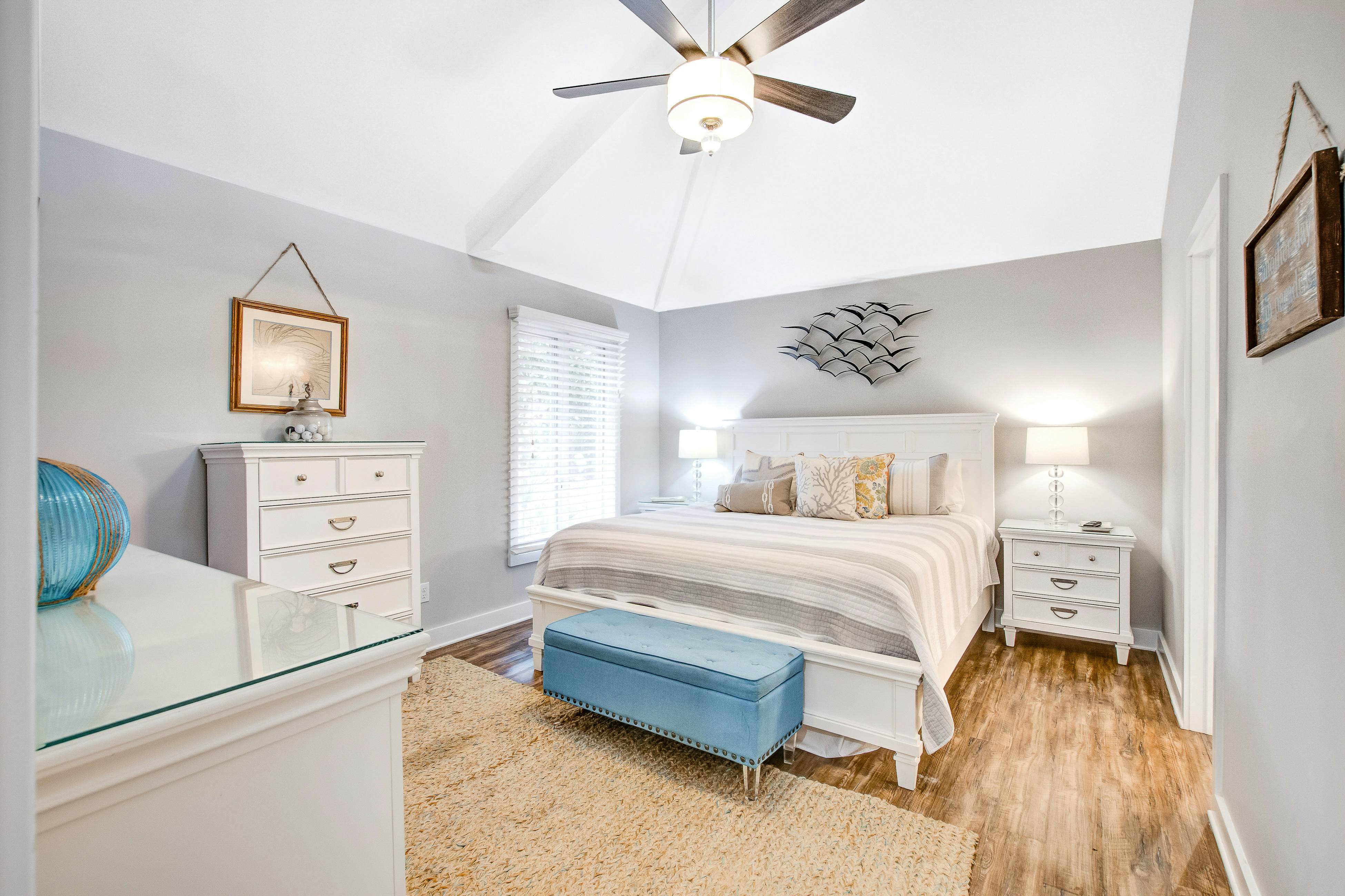 Prime destination for tennis & golf with club access & pools - dog-friendly