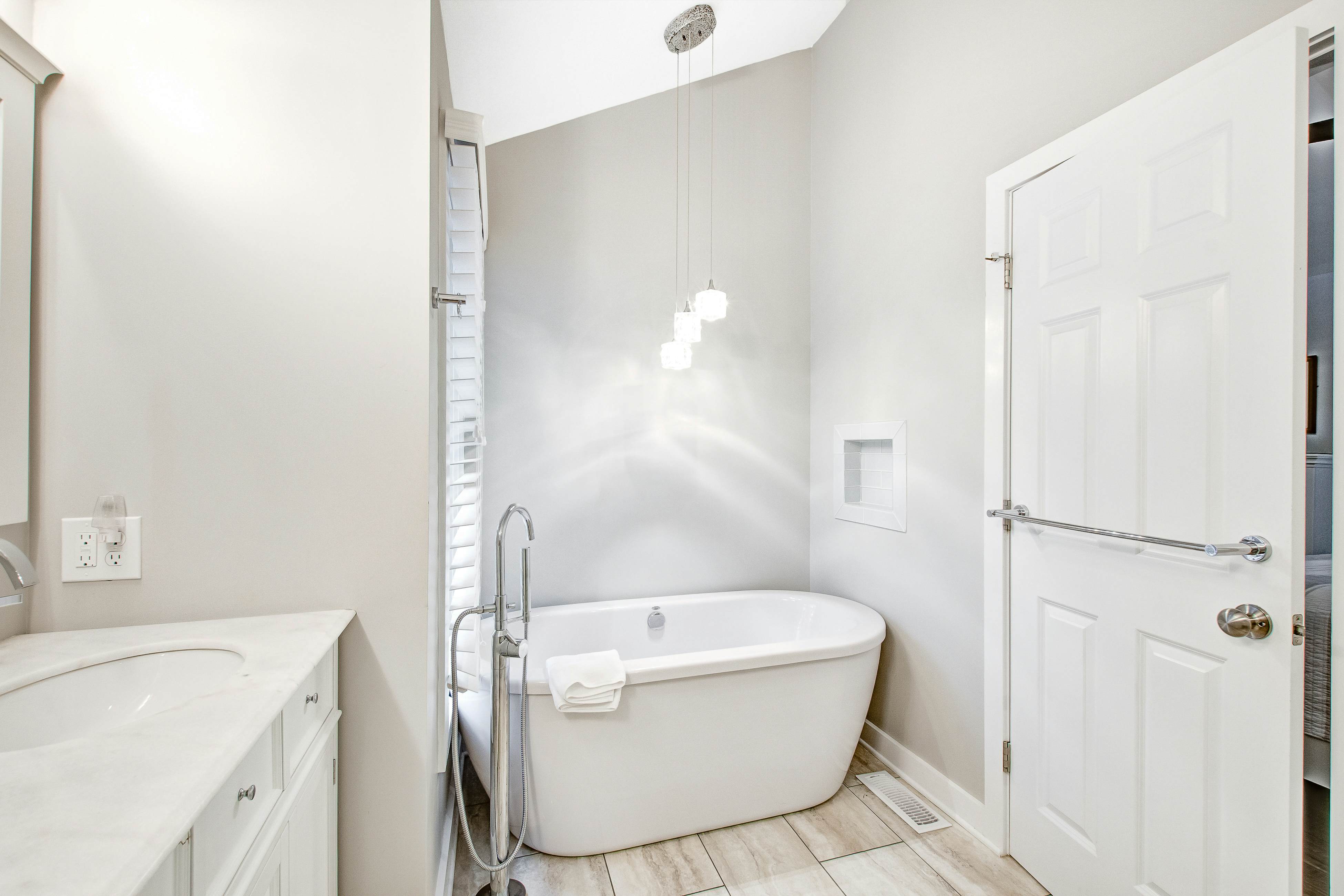 Prime destination for tennis & golf with club access & pools - dog-friendly