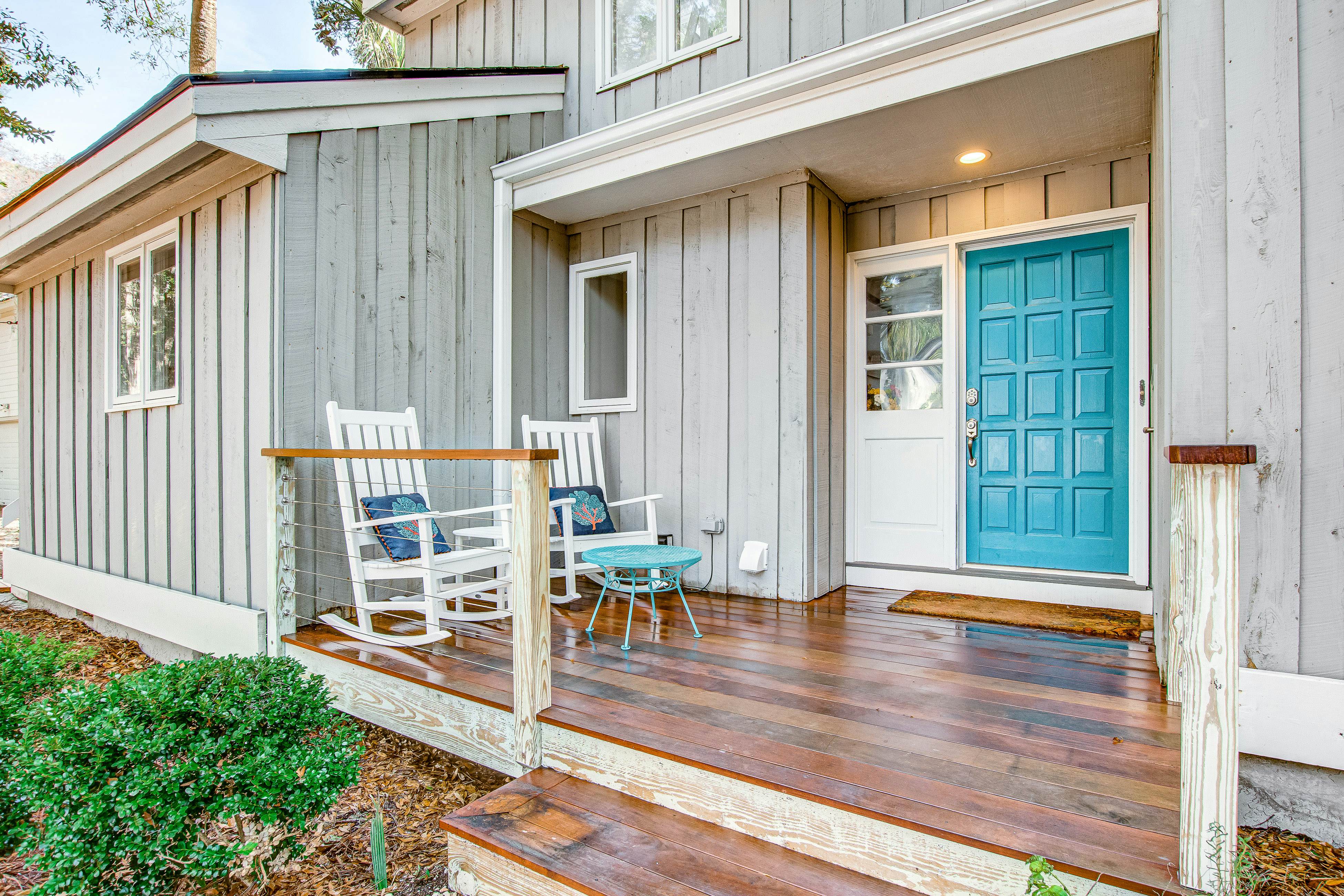 Prime destination for tennis & golf with club access & pools - dog-friendly