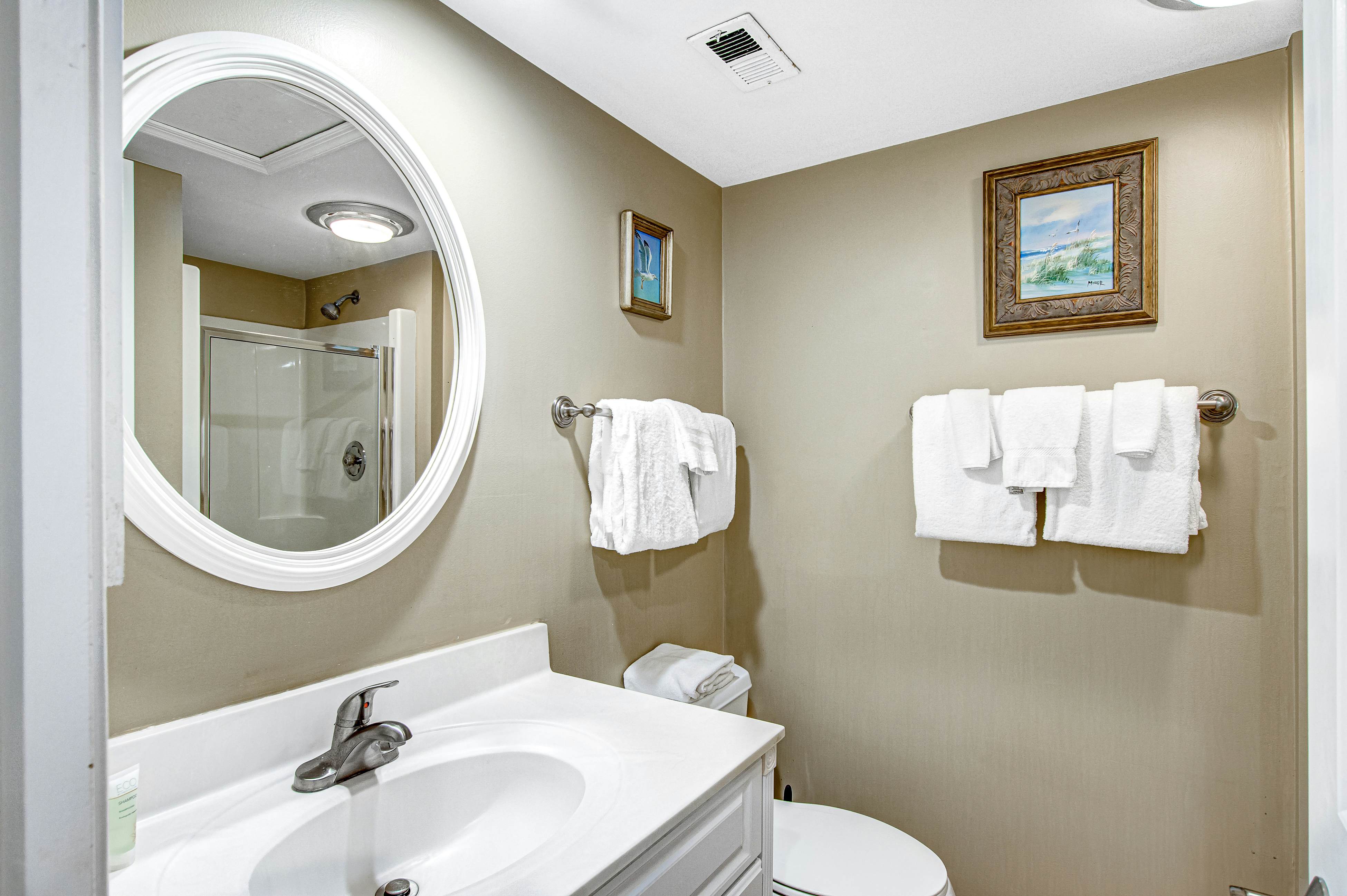 Beach villa with full kitchen, ocean/inlet views - short walk to Beach Club