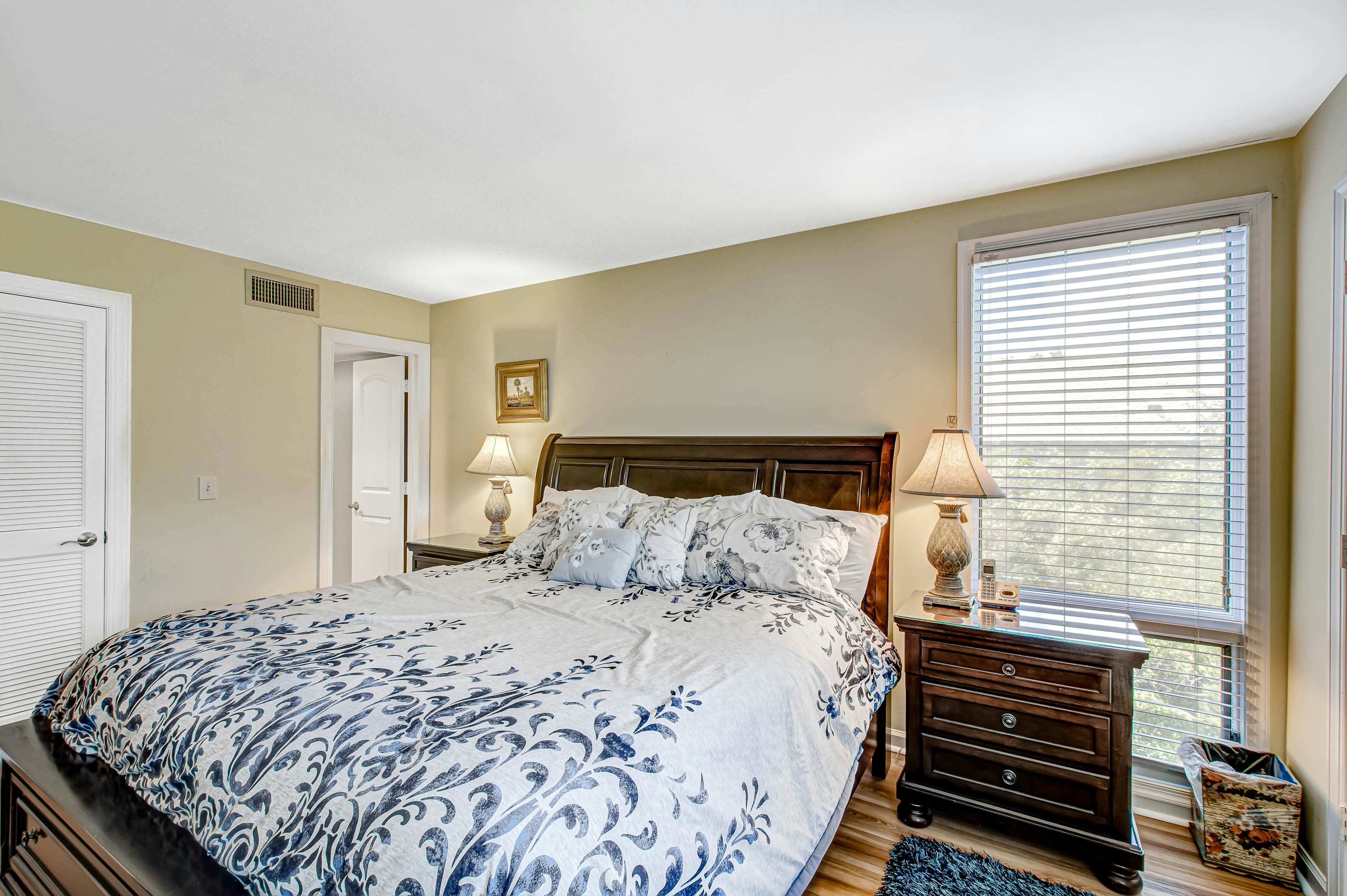 Beach villa with full kitchen, ocean/inlet views - short walk to Beach Club