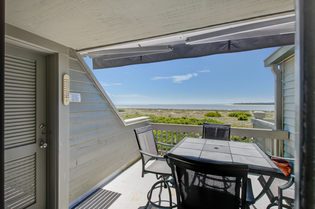 Beach villa with full kitchen, ocean/inlet views - short walk to Beach Club