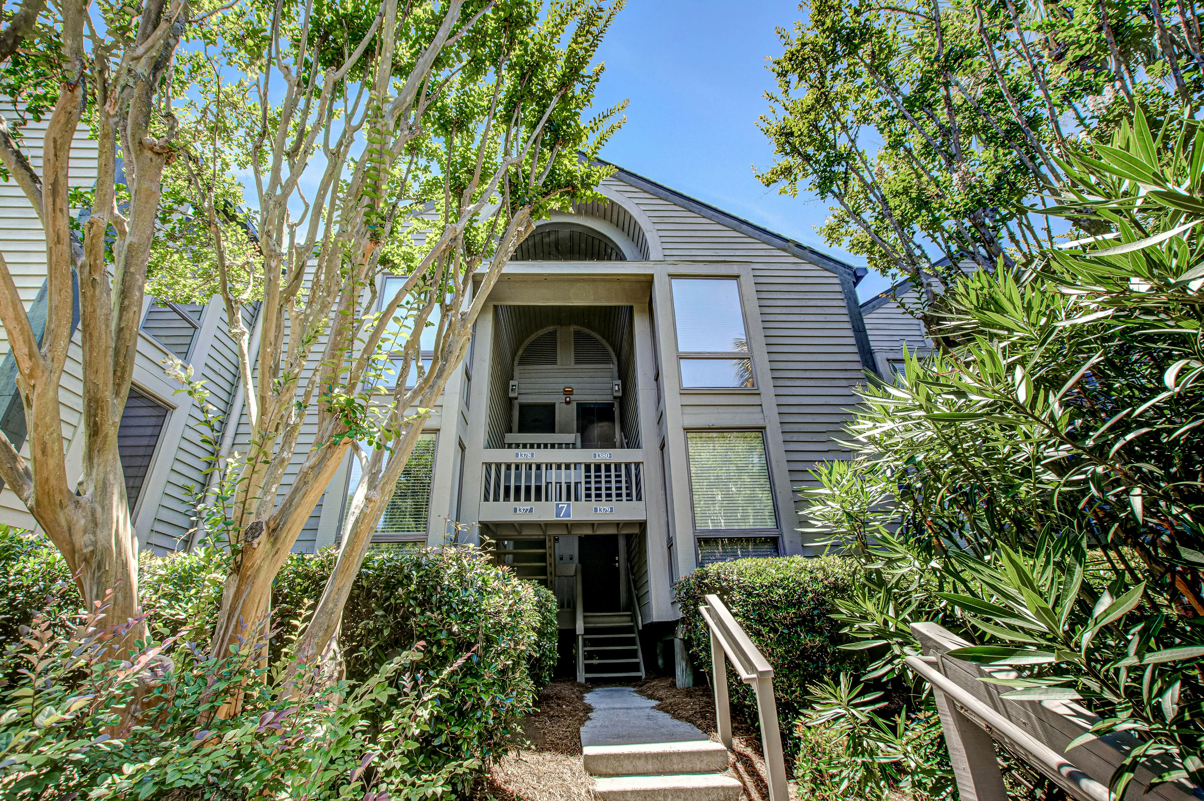 Beach villa with full kitchen, ocean/inlet views - short walk to Beach Club