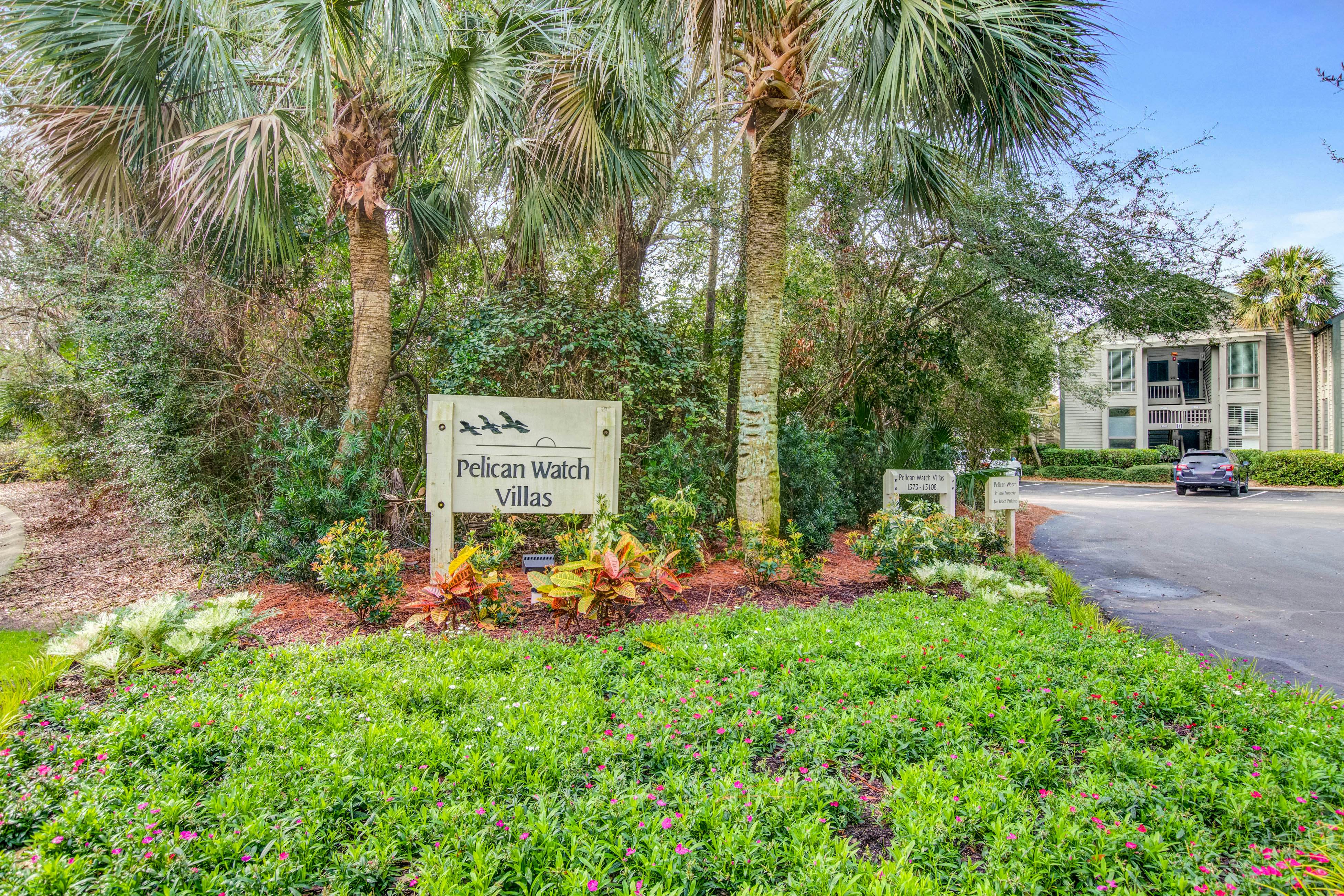 Beach villa with full kitchen, ocean/inlet views - short walk to Beach Club