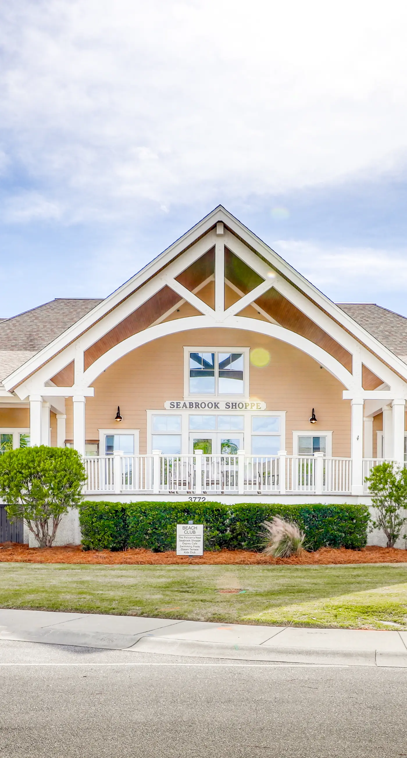 First-floor villa overlooking the Ocean Winds golf course 18th fairway