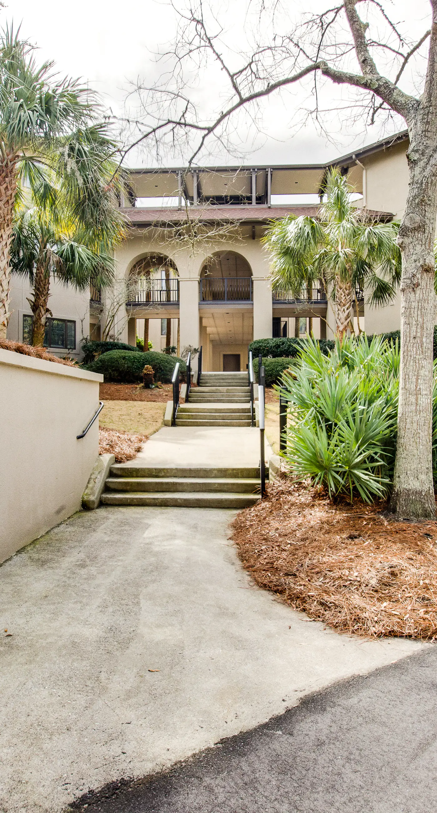 Handicap accessible villa featuring views of hole #1 at Crooked Oaks