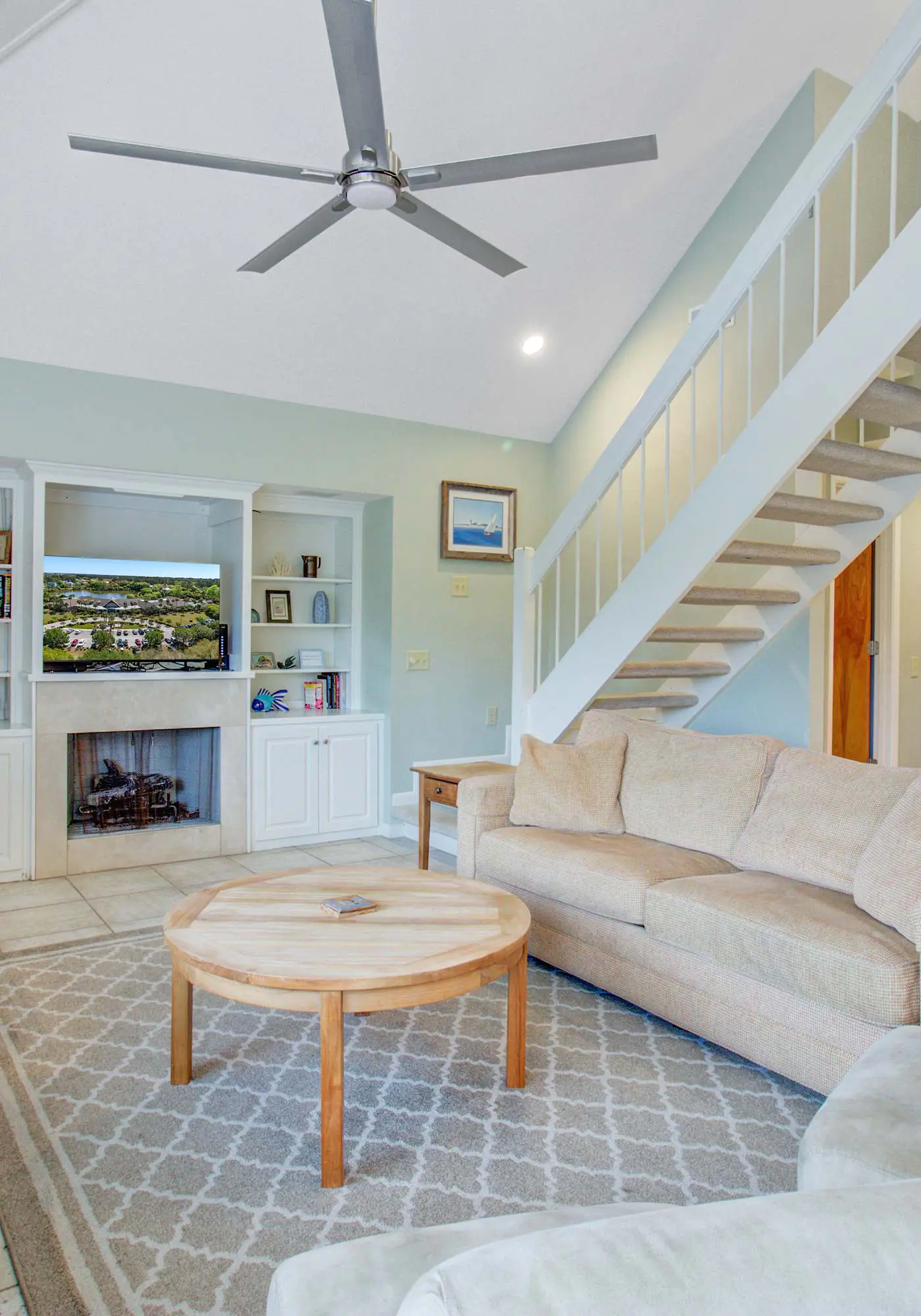 Villa with screened porch & fabulous views - just across the street from the beach
