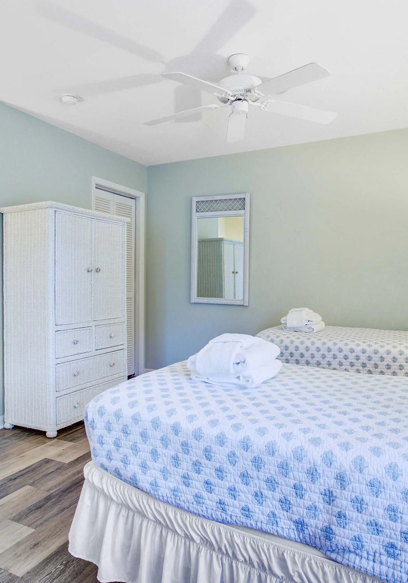 Villa with screened porch & fabulous views - just across the street from the beach