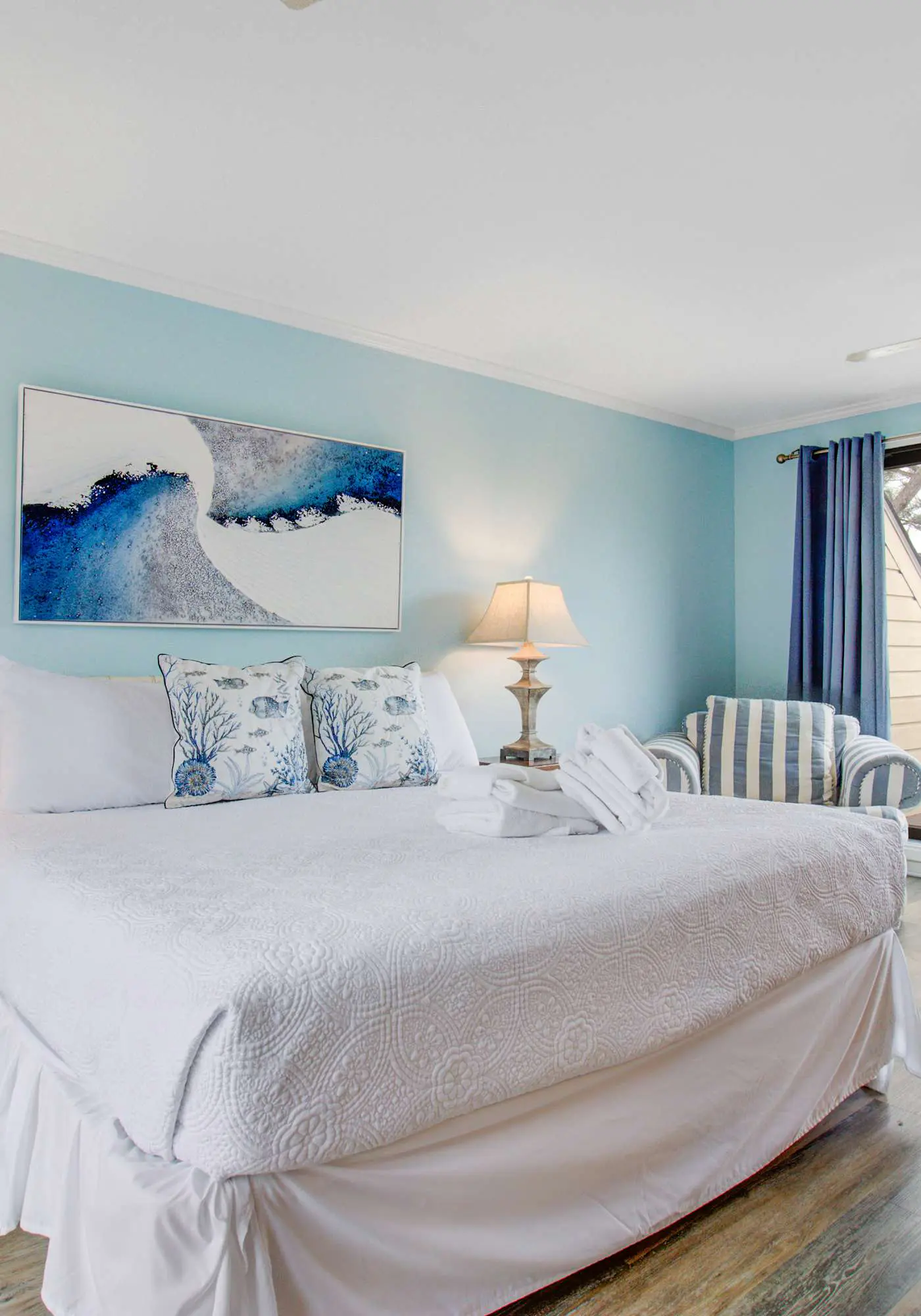 Villa with screened porch & fabulous views - just across the street from the beach