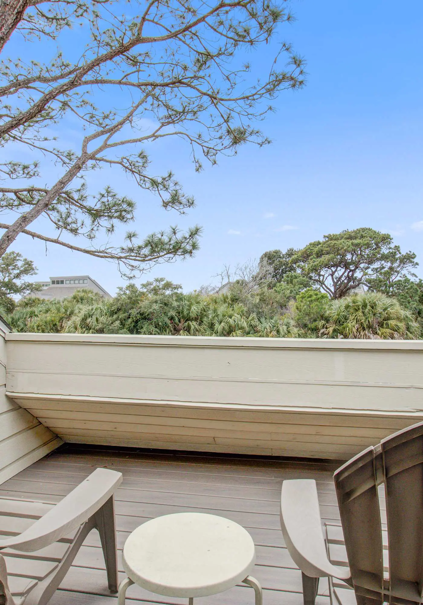 Villa with screened porch & fabulous views - just across the street from the beach